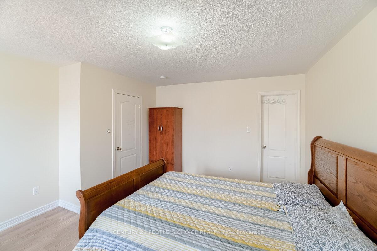 Photo 26 of 39 Wardenwood Drive, Brampton, Sandringham-Wellington — HOMEH