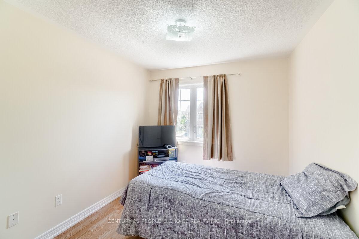 Photo 27 of 39 Wardenwood Drive, Brampton, Sandringham-Wellington — HOMEH