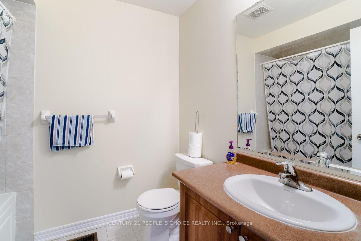 Photo 32 of 39 Wardenwood Drive, Brampton, Sandringham-Wellington — HOMEH