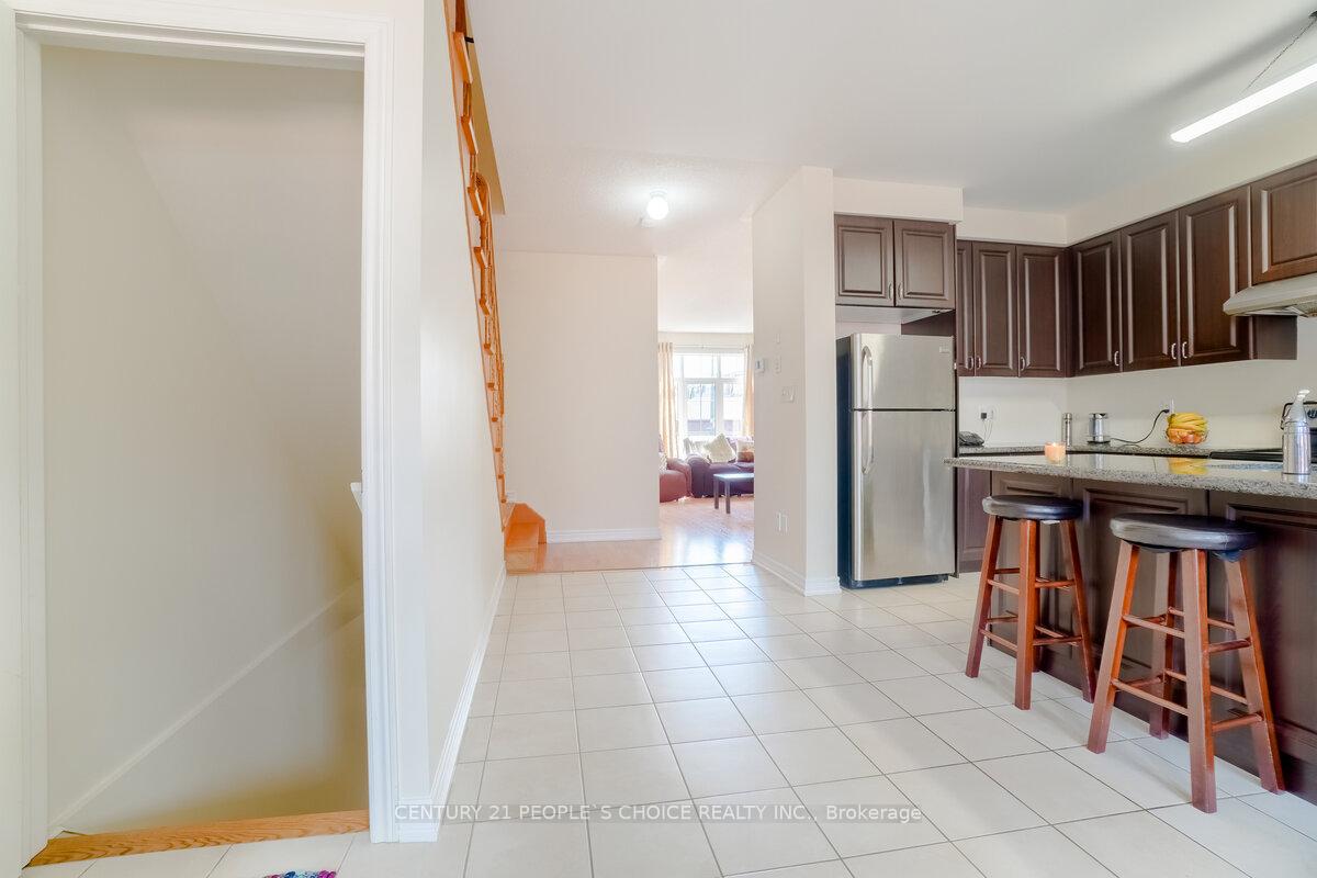 Photo 31 of 39 Wardenwood Drive, Brampton, Sandringham-Wellington — HOMEH