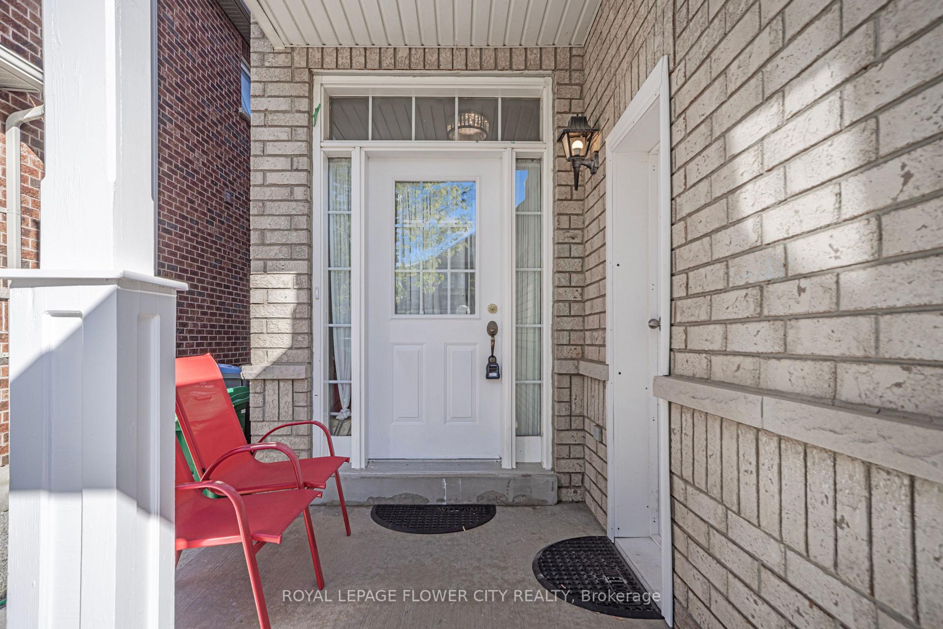Photo 4 of 18 Nathaniel Crescent, Brampton, Bram West — HOMEH