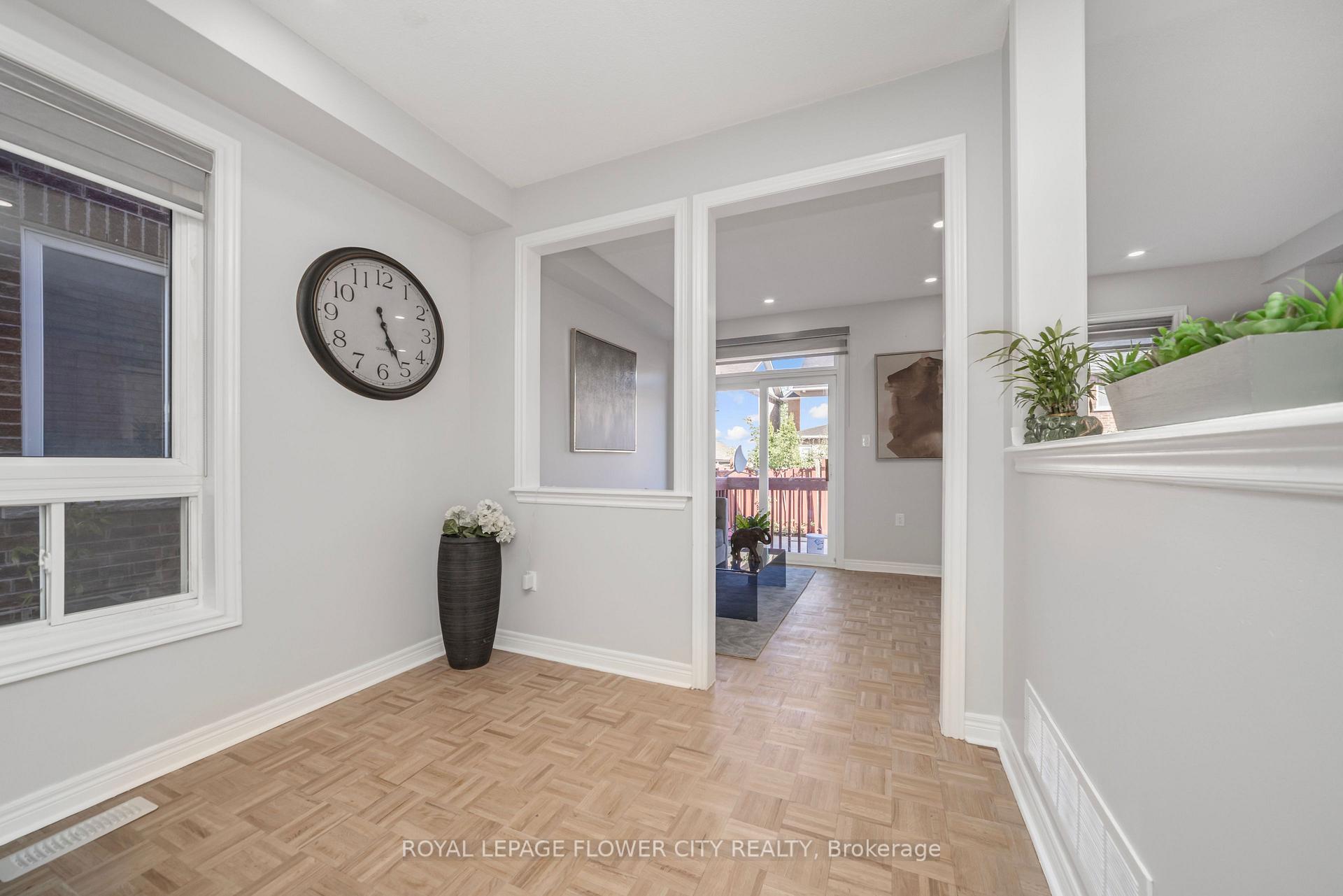 Photo 8 of 18 Nathaniel Crescent, Brampton, Bram West — HOMEH