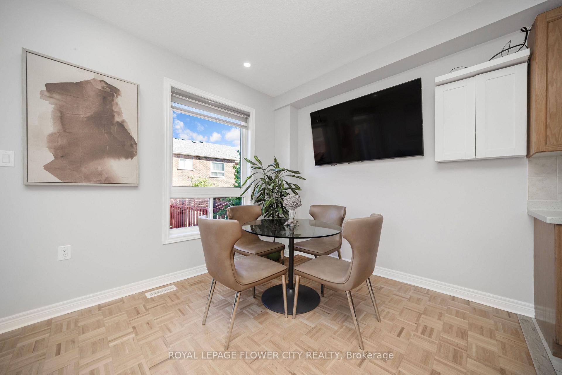 Photo 14 of 18 Nathaniel Crescent, Brampton, Bram West — HOMEH