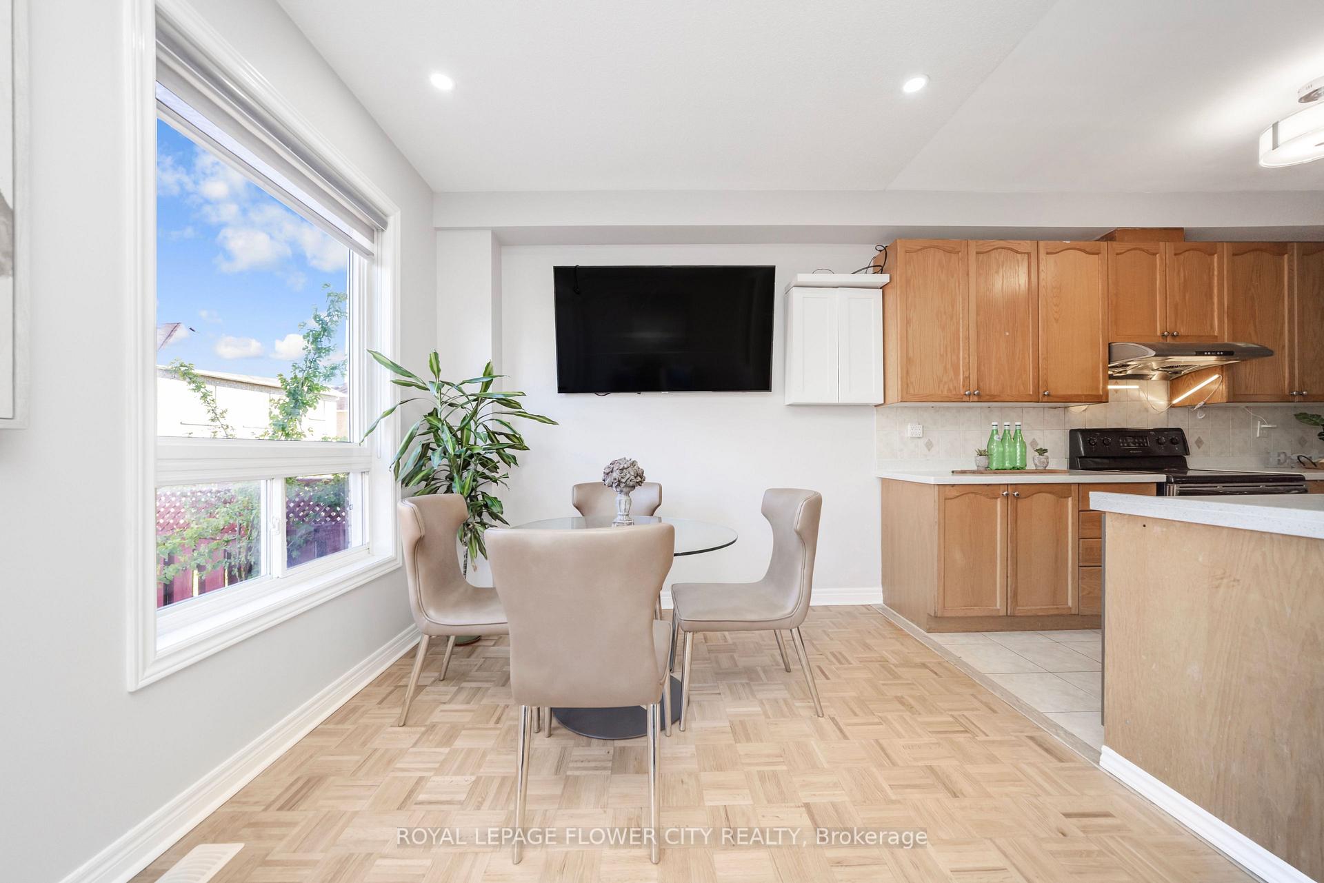 Photo 15 of 18 Nathaniel Crescent, Brampton, Bram West — HOMEH