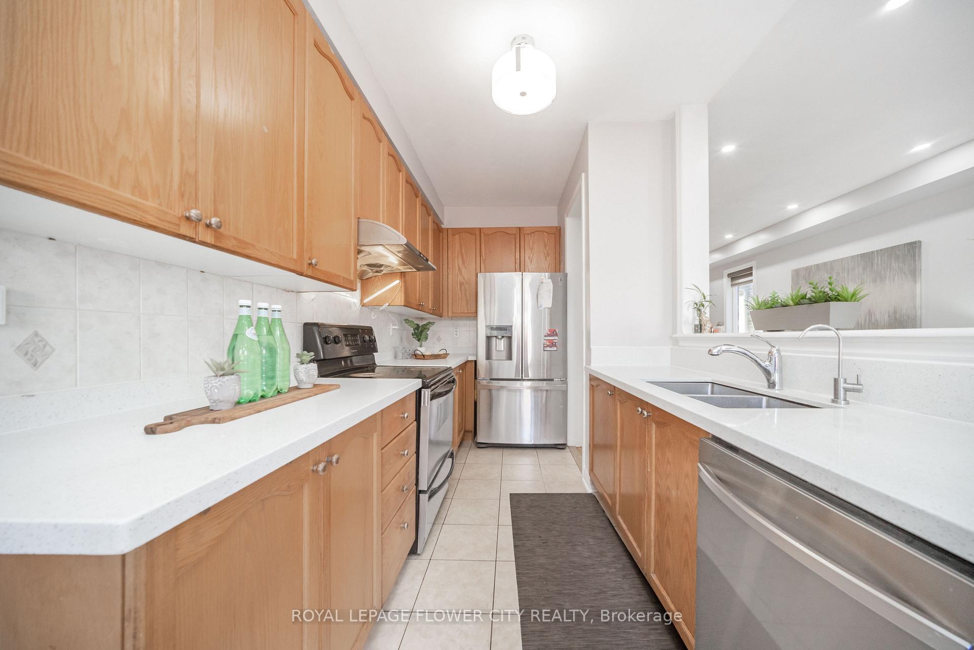 Photo 16 of 18 Nathaniel Crescent, Brampton, Bram West — HOMEH