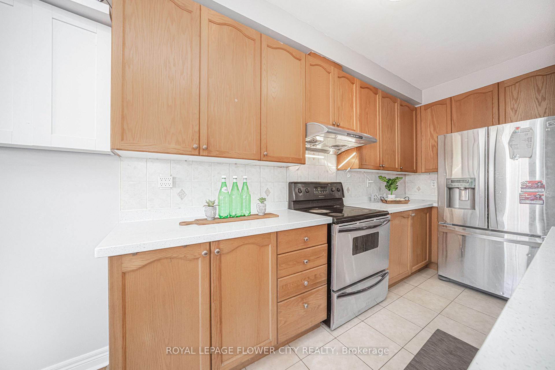 Photo 44 of 18 Nathaniel Crescent, Brampton, Bram West — HOMEH
