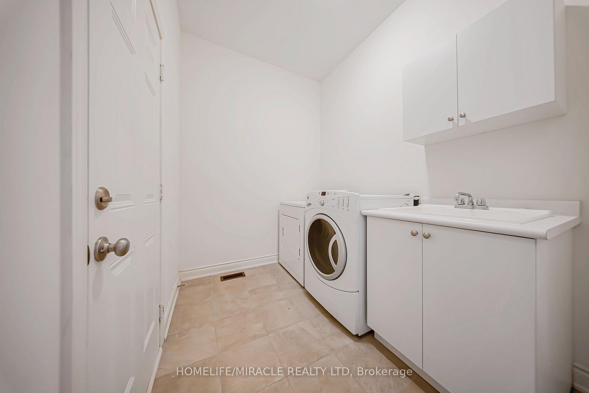 Photo 11 of 74 Attwater Drive, Cambridge — HOMEH