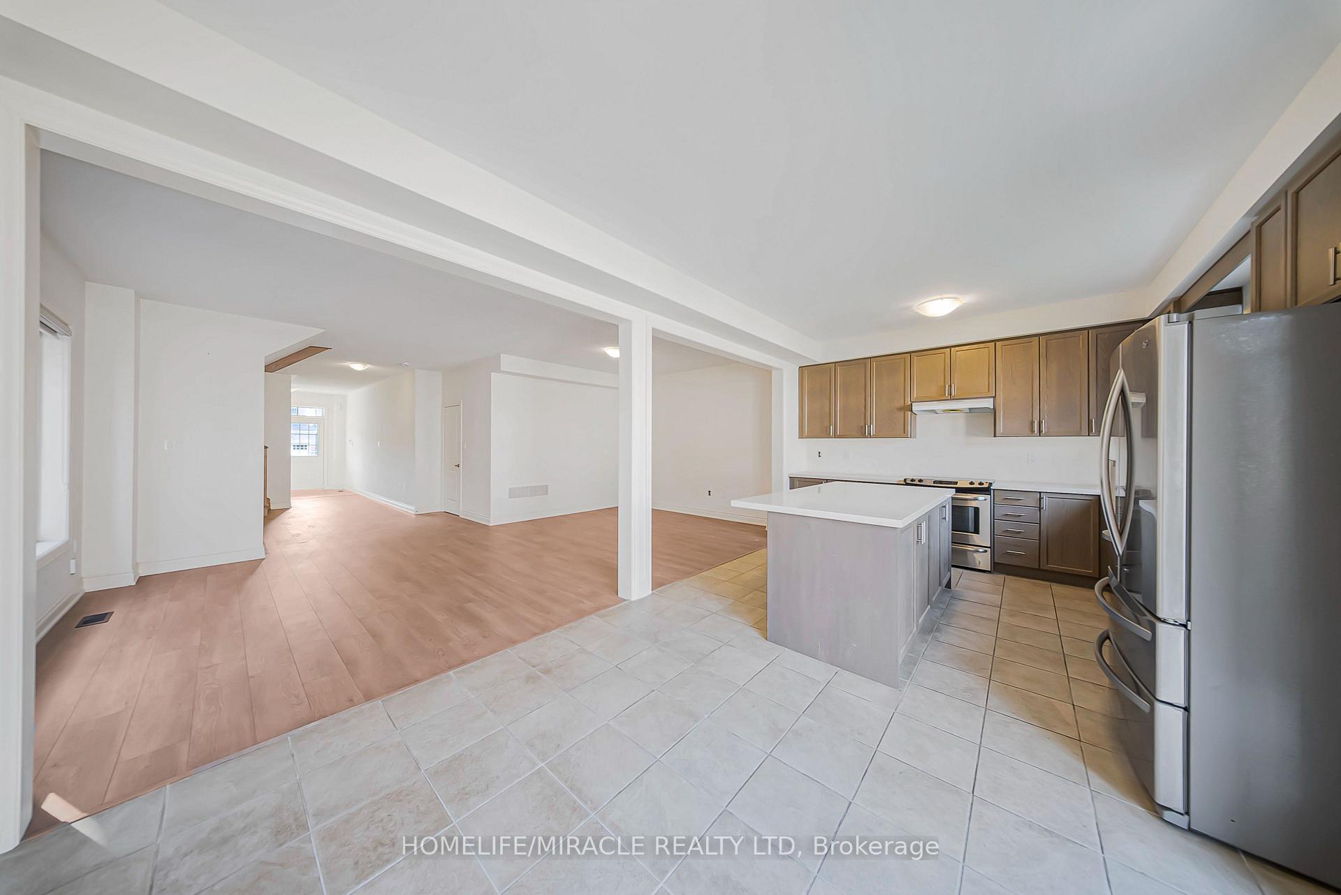 Photo 19 of 74 Attwater Drive, Cambridge — HOMEH
