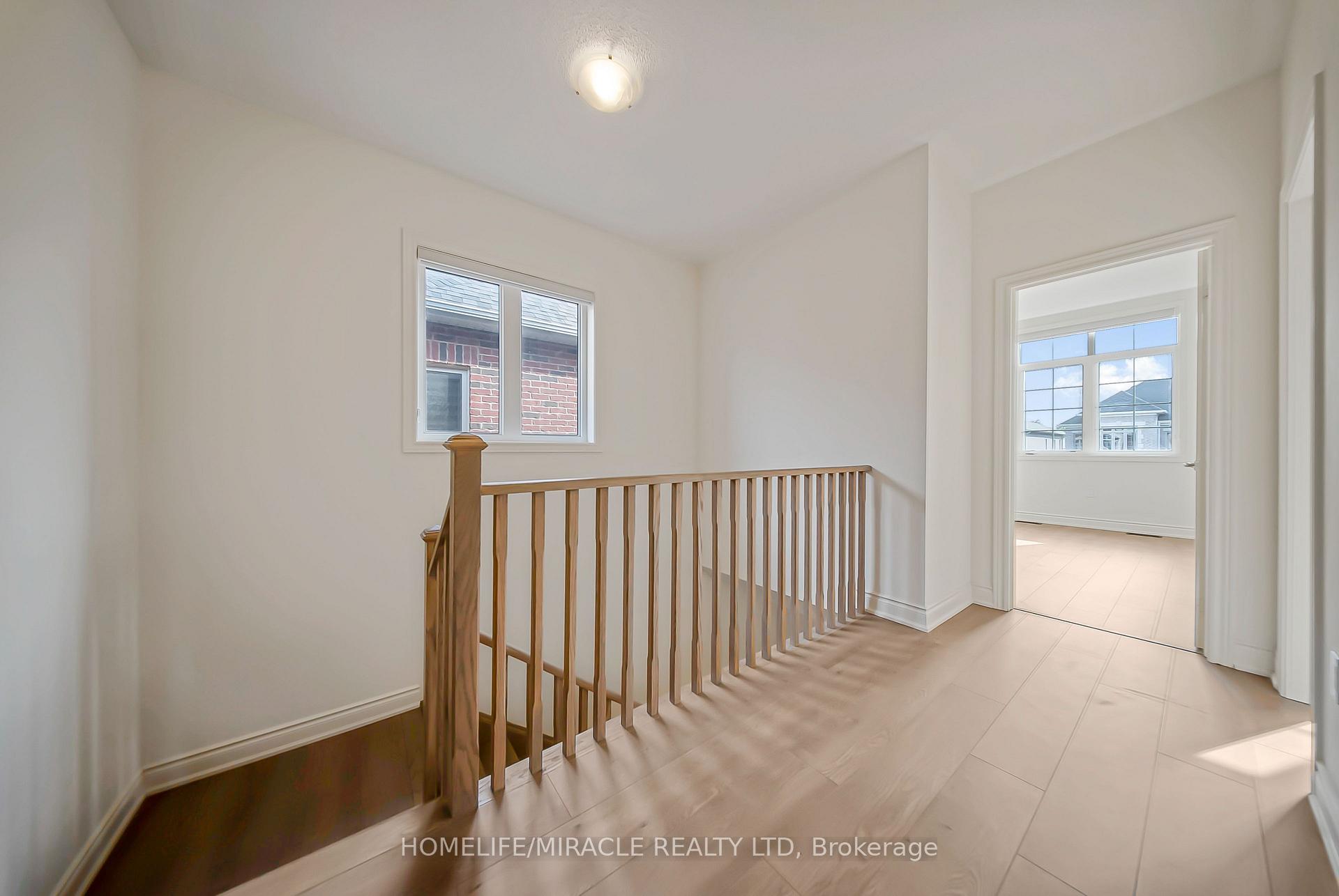 Photo 33 of 74 Attwater Drive, Cambridge — HOMEH