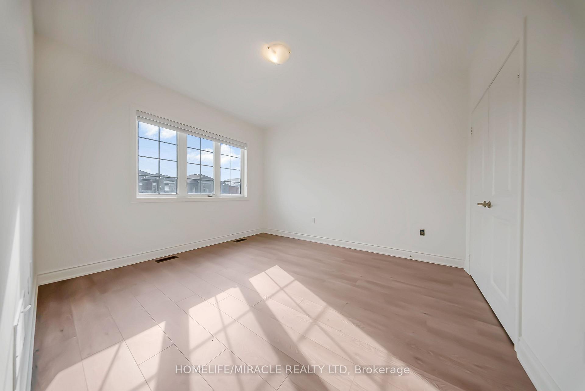 Photo 43 of 74 Attwater Drive, Cambridge — HOMEH