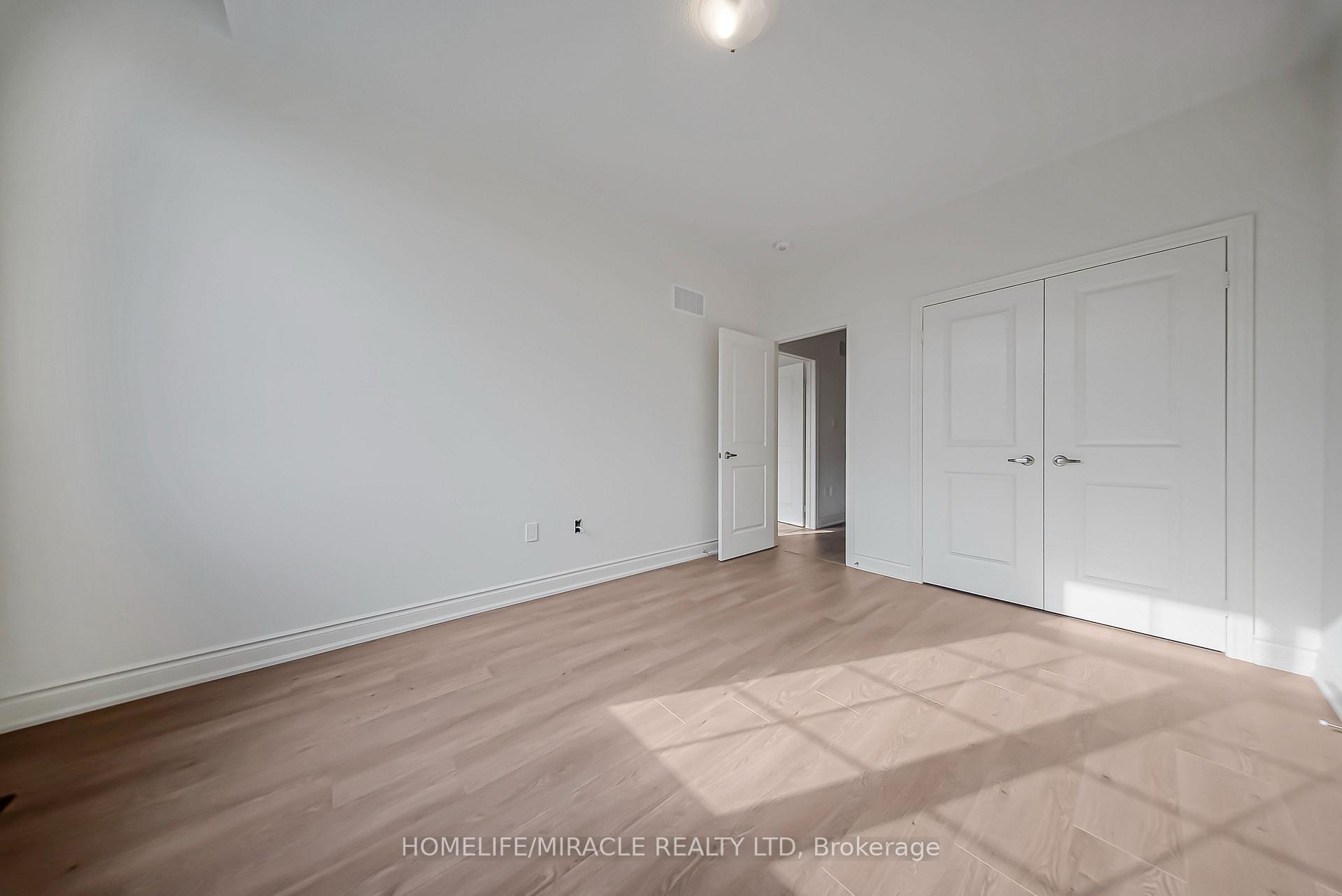 Photo 36 of 74 Attwater Drive, Cambridge — HOMEH