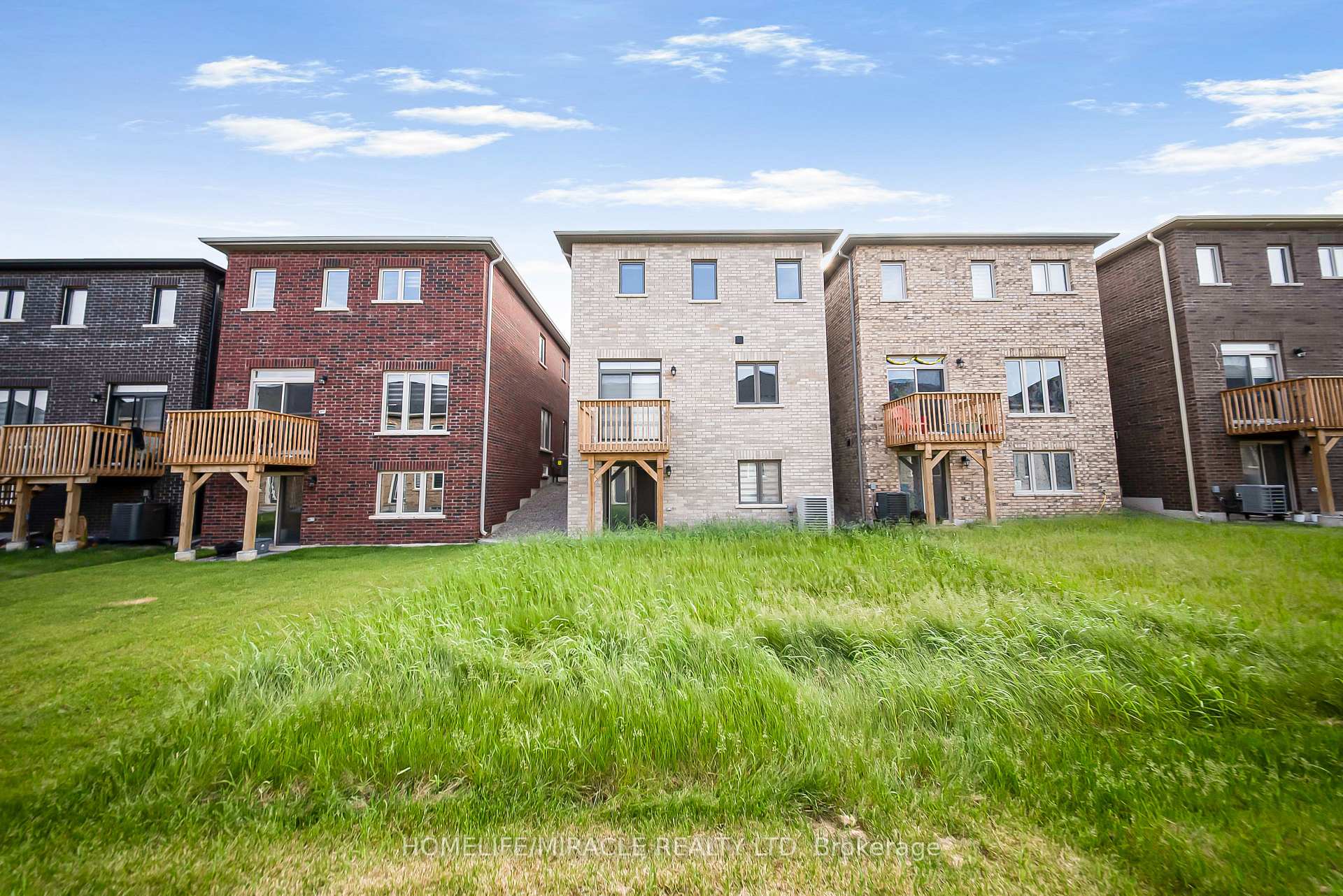 Photo 40 of 74 Attwater Drive, Cambridge — HOMEH