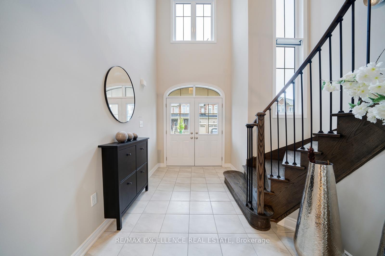Photo 2 of 11 Gosset Road, Brampton, Northwest Brampton — HOMEH