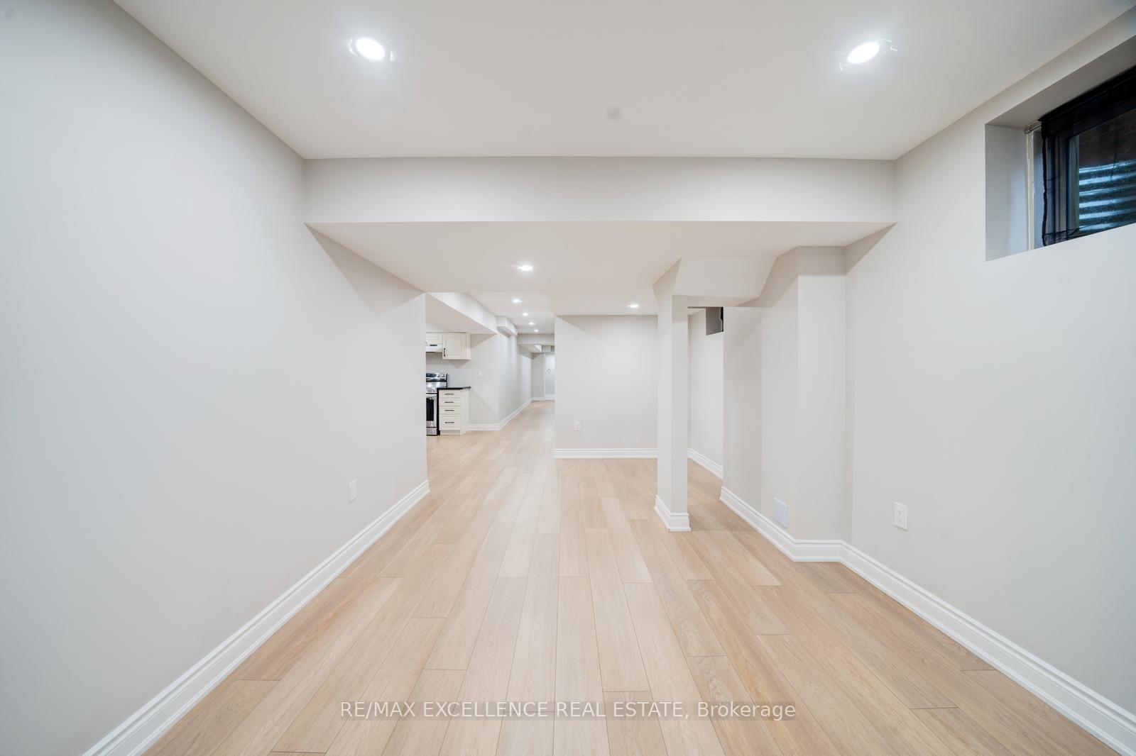 Photo 38 of 11 Gosset Road, Brampton, Northwest Brampton — HOMEH