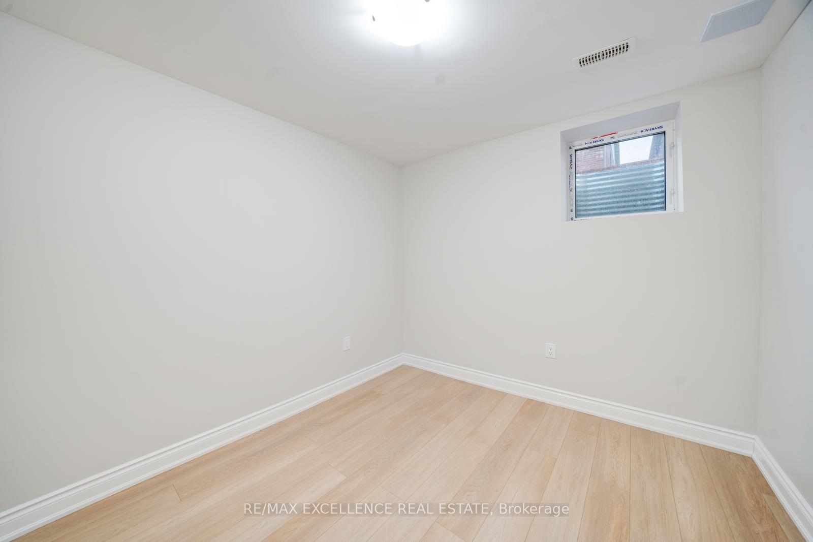 Photo 43 of 11 Gosset Road, Brampton, Northwest Brampton — HOMEH