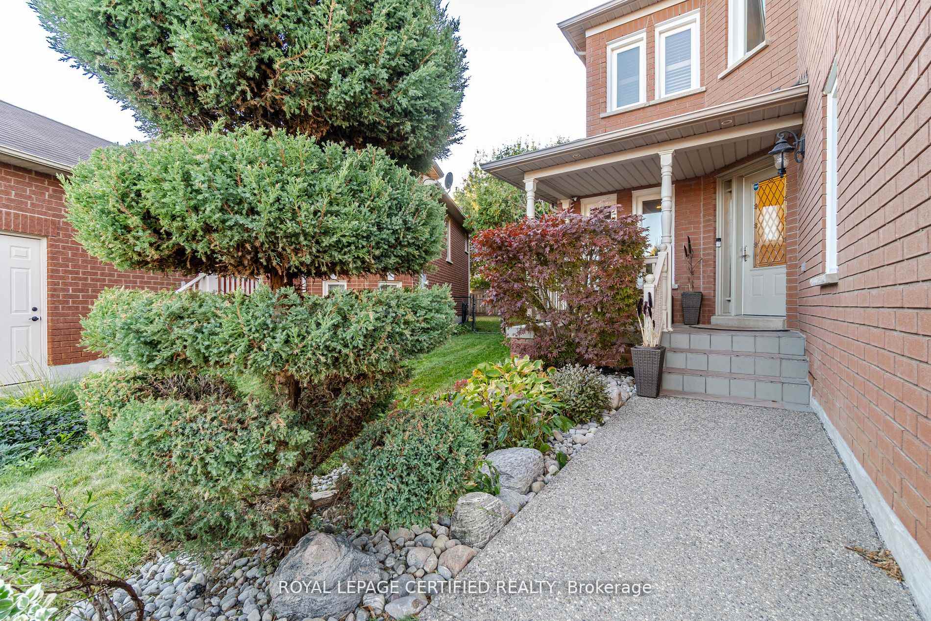 Photo 2 of 22 Bradwick Court, Caledon, Rural Caledon — HOMEH