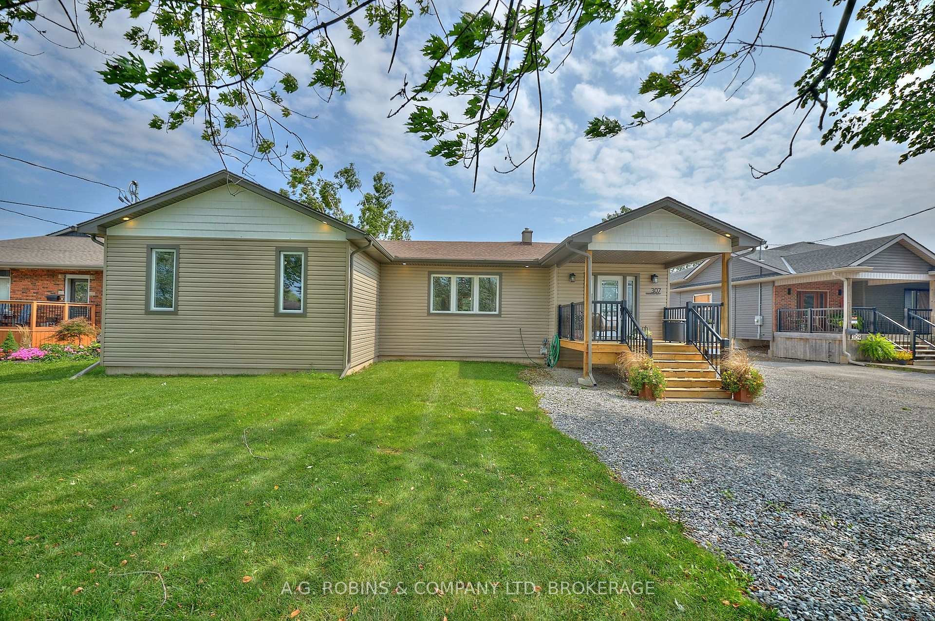 Photo 1 of 307 Riverside Drive, Welland, Prince Charles — HOMEH