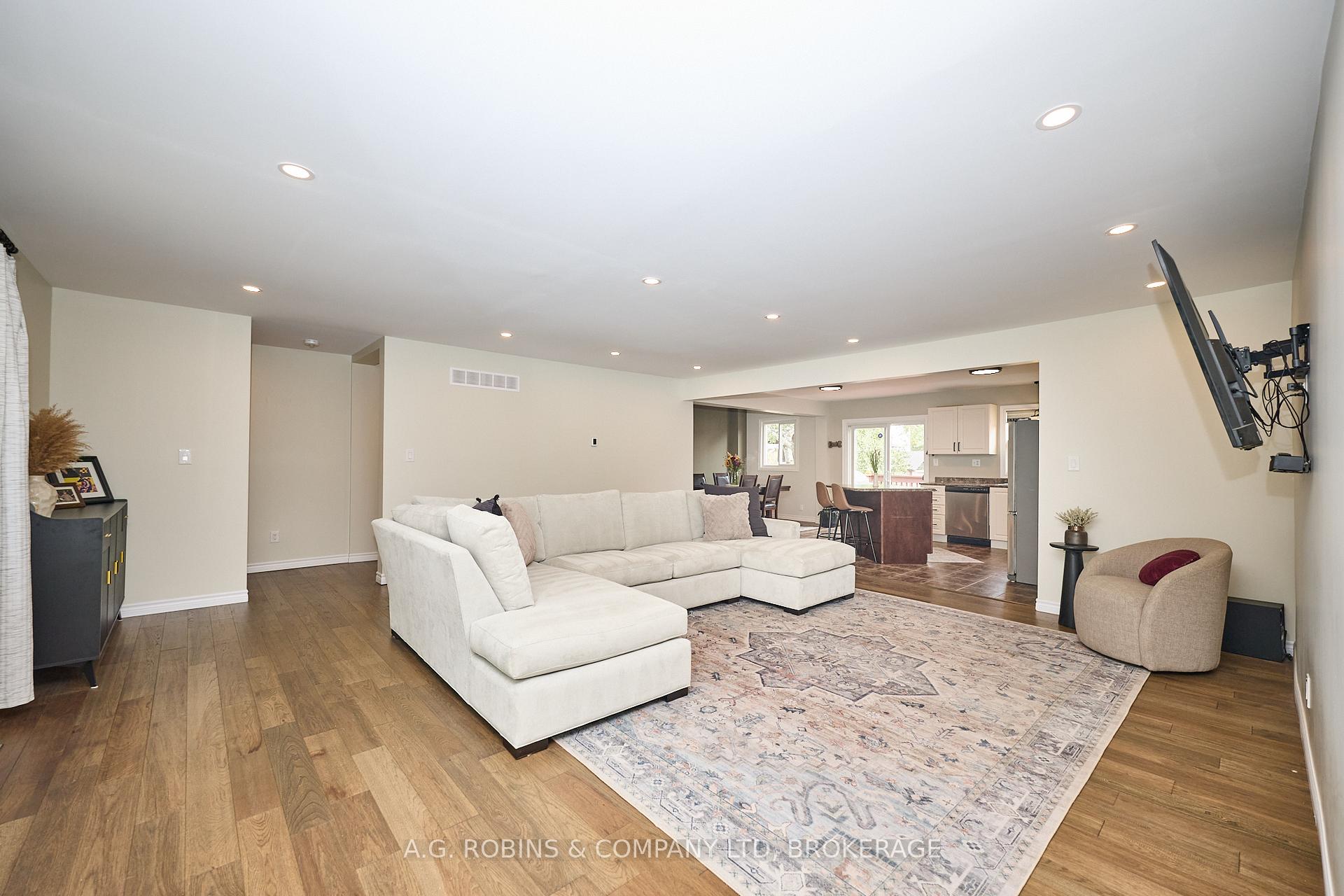 Photo 4 of 307 Riverside Drive, Welland, Prince Charles — HOMEH