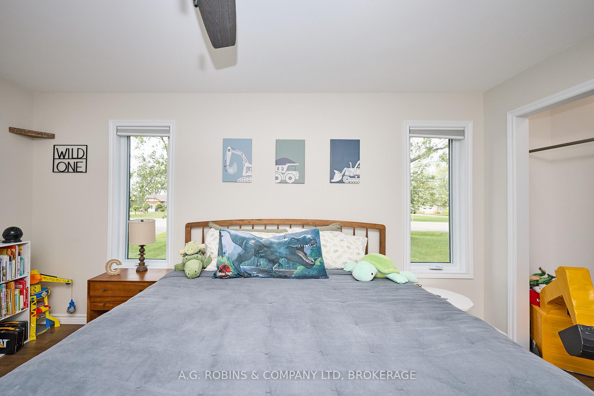 Photo 20 of 307 Riverside Drive, Welland, Prince Charles — HOMEH