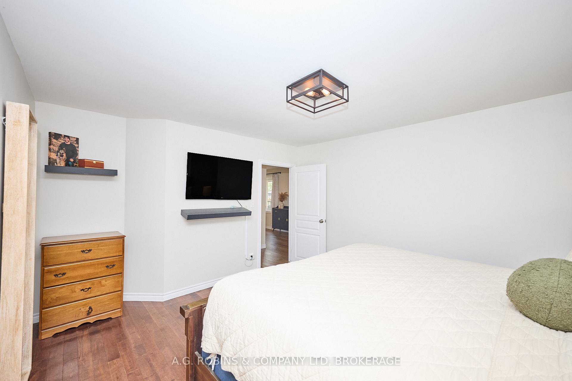 Photo 47 of 307 Riverside Drive, Welland, Prince Charles — HOMEH