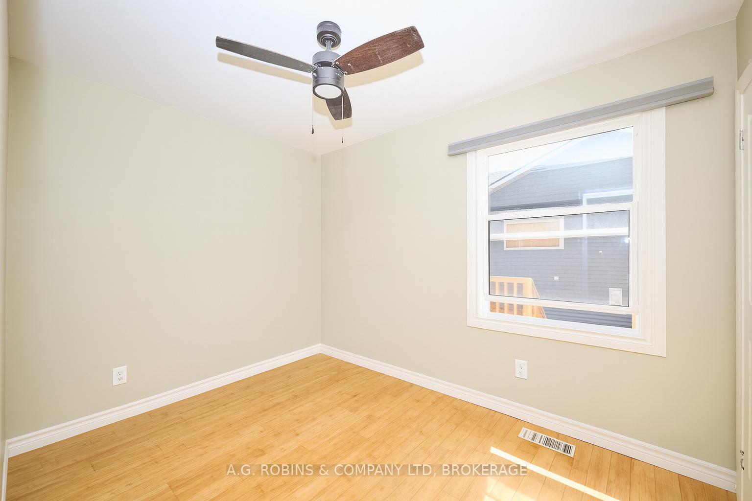 Photo 18 of 307 Riverside Drive, Welland, Prince Charles — HOMEH