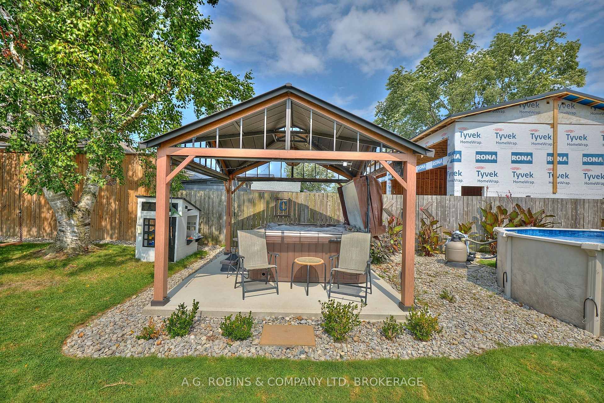 Photo 37 of 307 Riverside Drive, Welland, Prince Charles — HOMEH