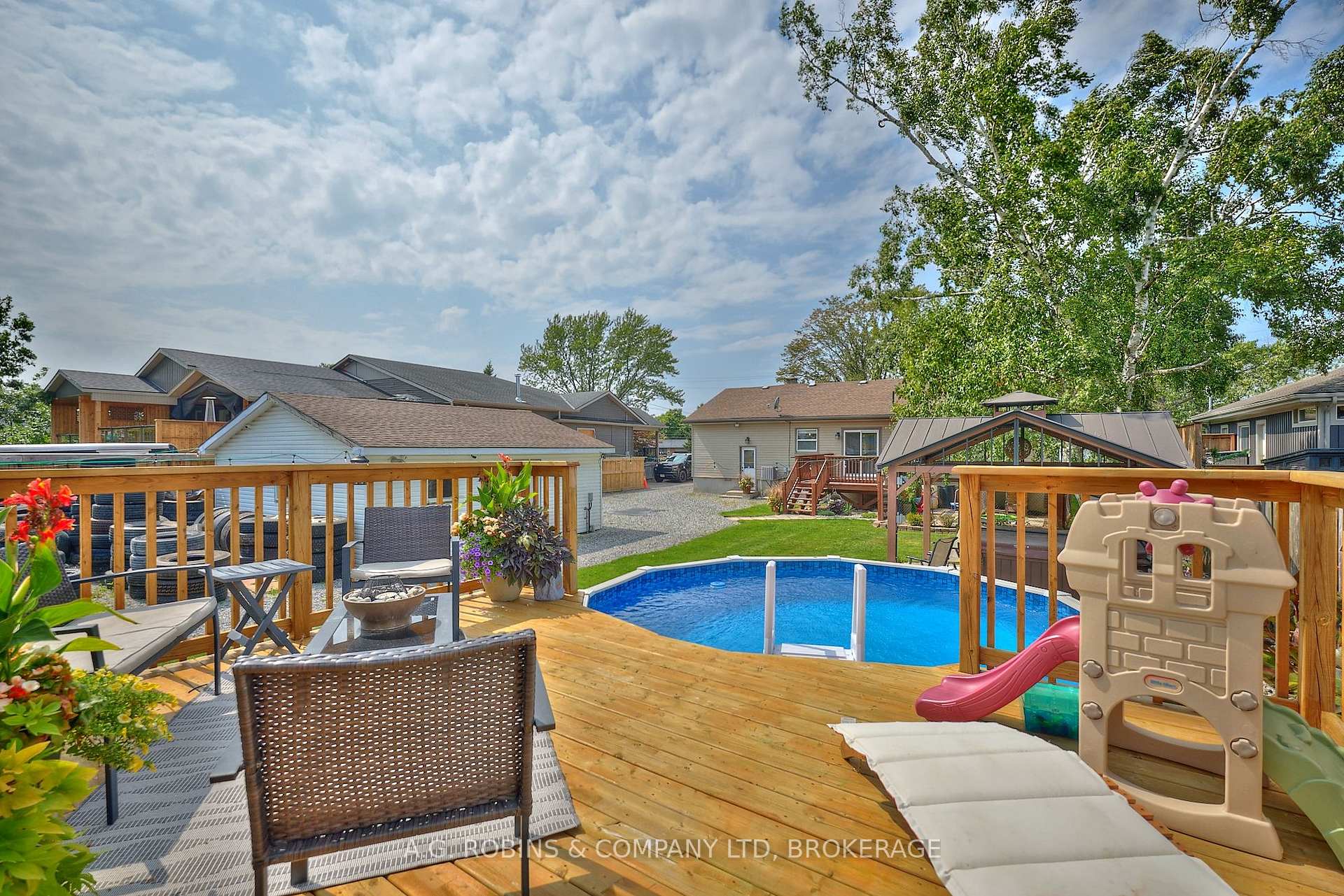 Photo 31 of 307 Riverside Drive, Welland, Prince Charles — HOMEH
