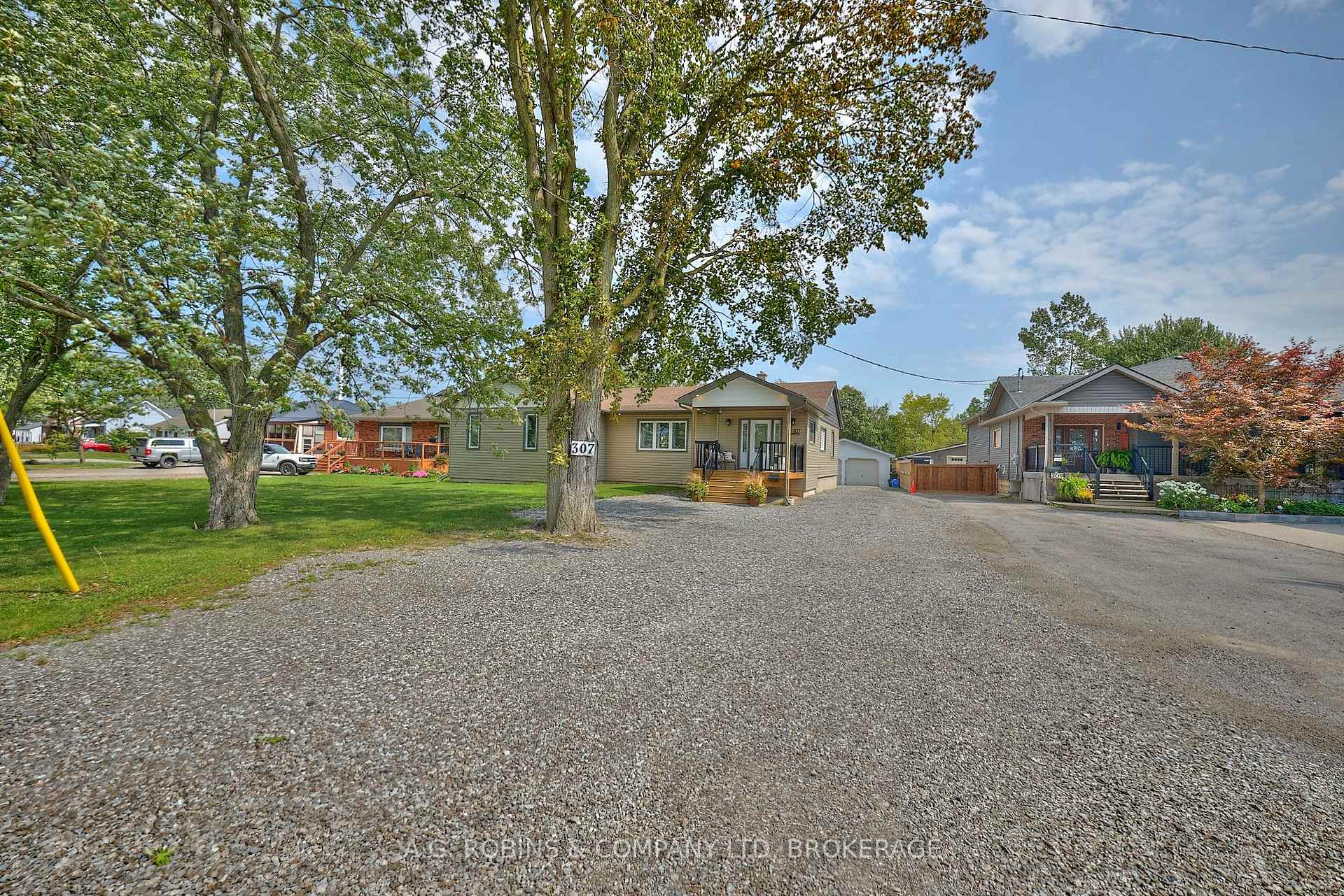 Photo 45 of 307 Riverside Drive, Welland, Prince Charles — HOMEH