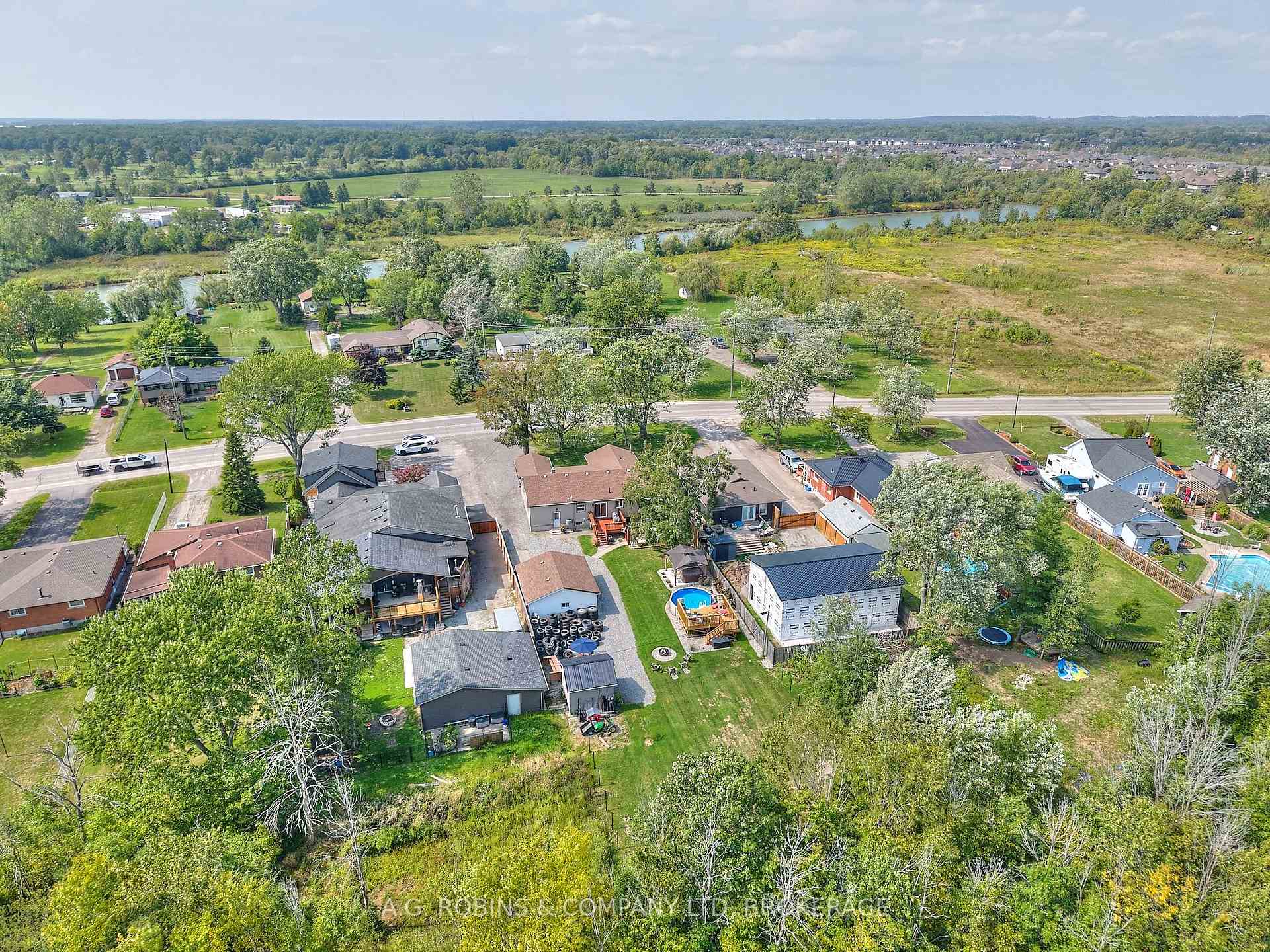 Photo 40 of 307 Riverside Drive, Welland, Prince Charles — HOMEH