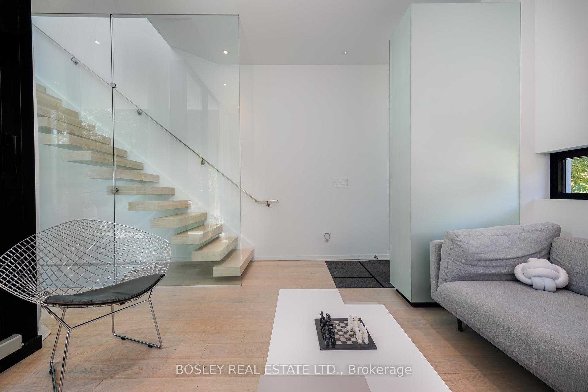 Photo 4 of 147 Hanson Street, Toronto, Woodbine Corridor — HOMEH