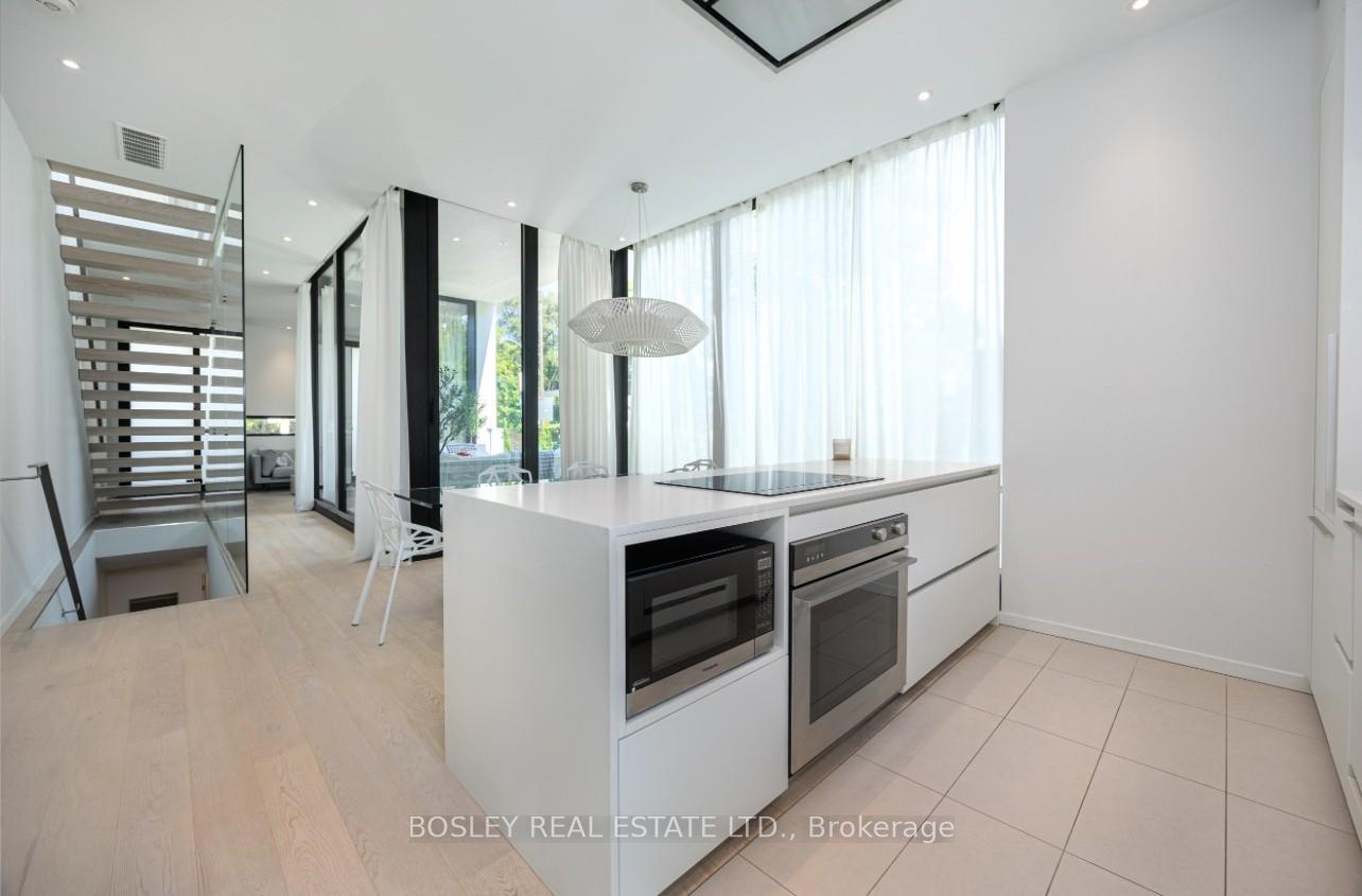 Photo 5 of 147 Hanson Street, Toronto, Woodbine Corridor — HOMEH