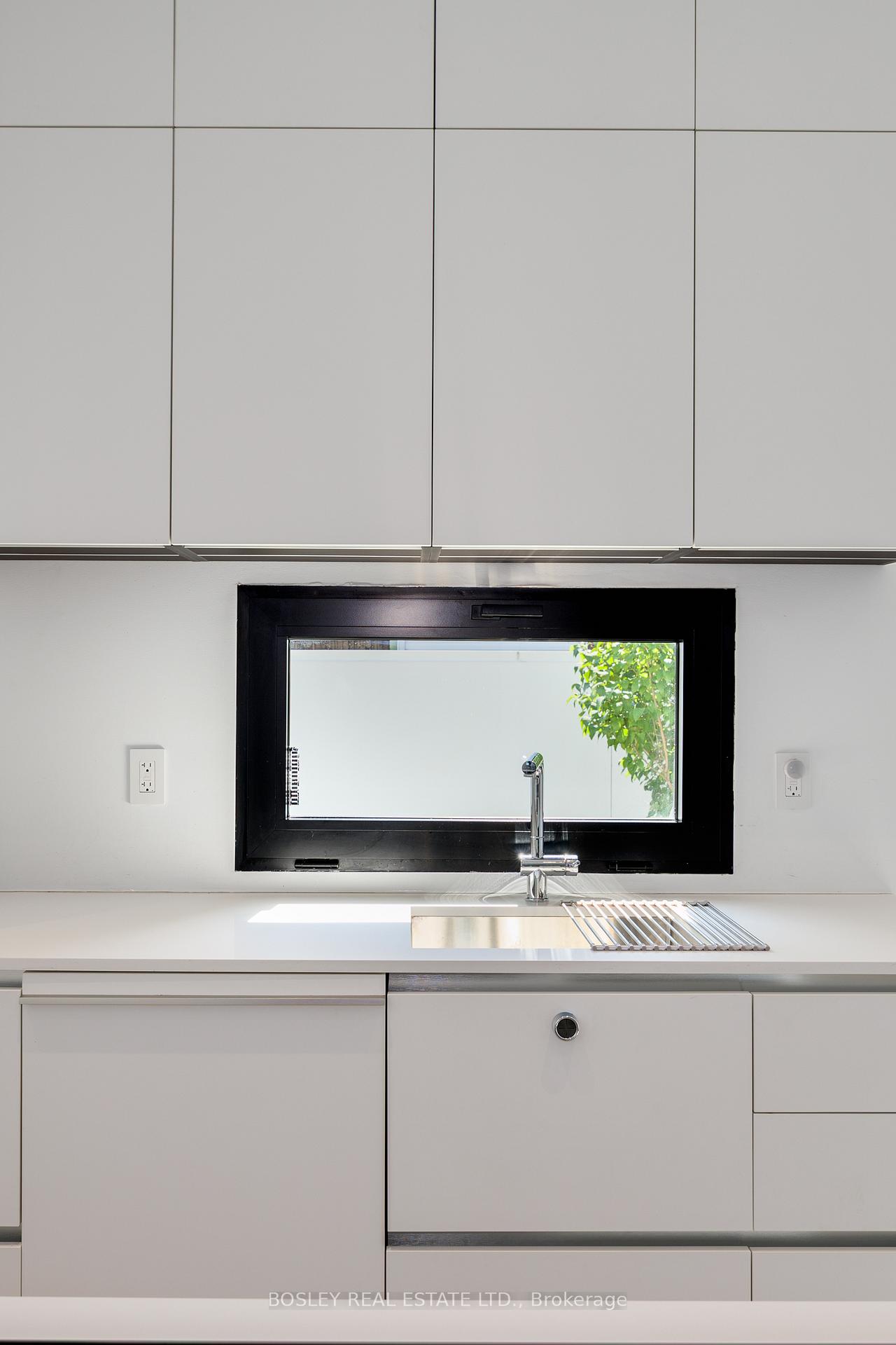 Photo 18 of 147 Hanson Street, Toronto, Woodbine Corridor — HOMEH