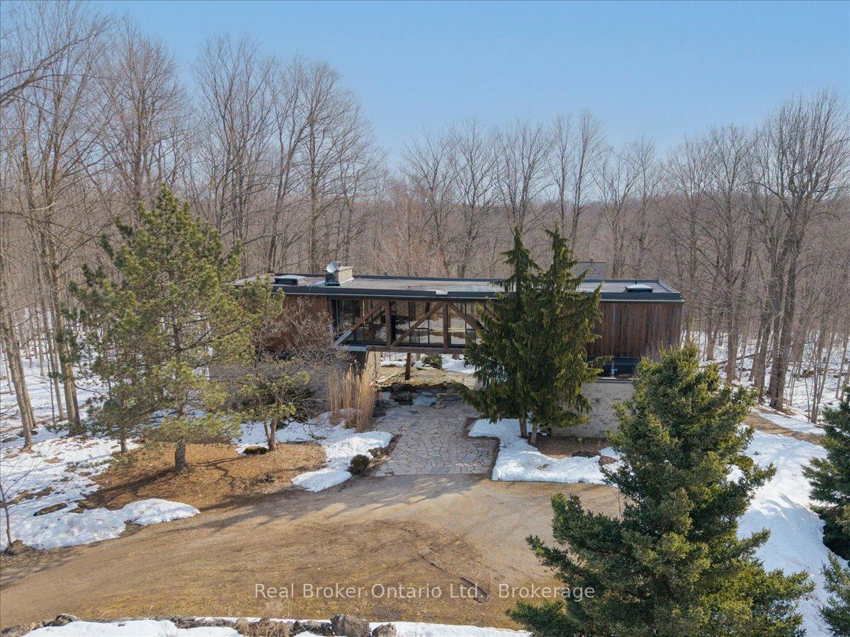 Front of 15139 Rockside Road