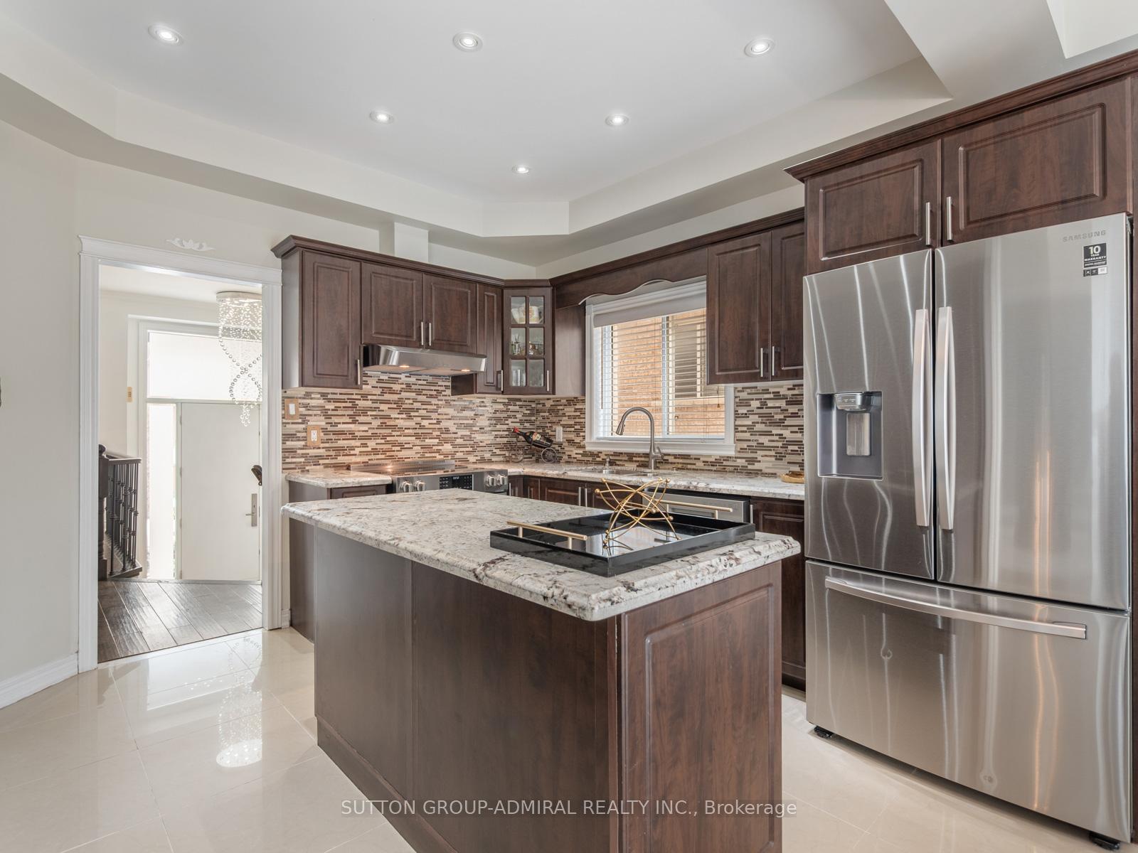 Photo 10 of 20 Pietro Drive, Vaughan, Vellore Village — HOMEH