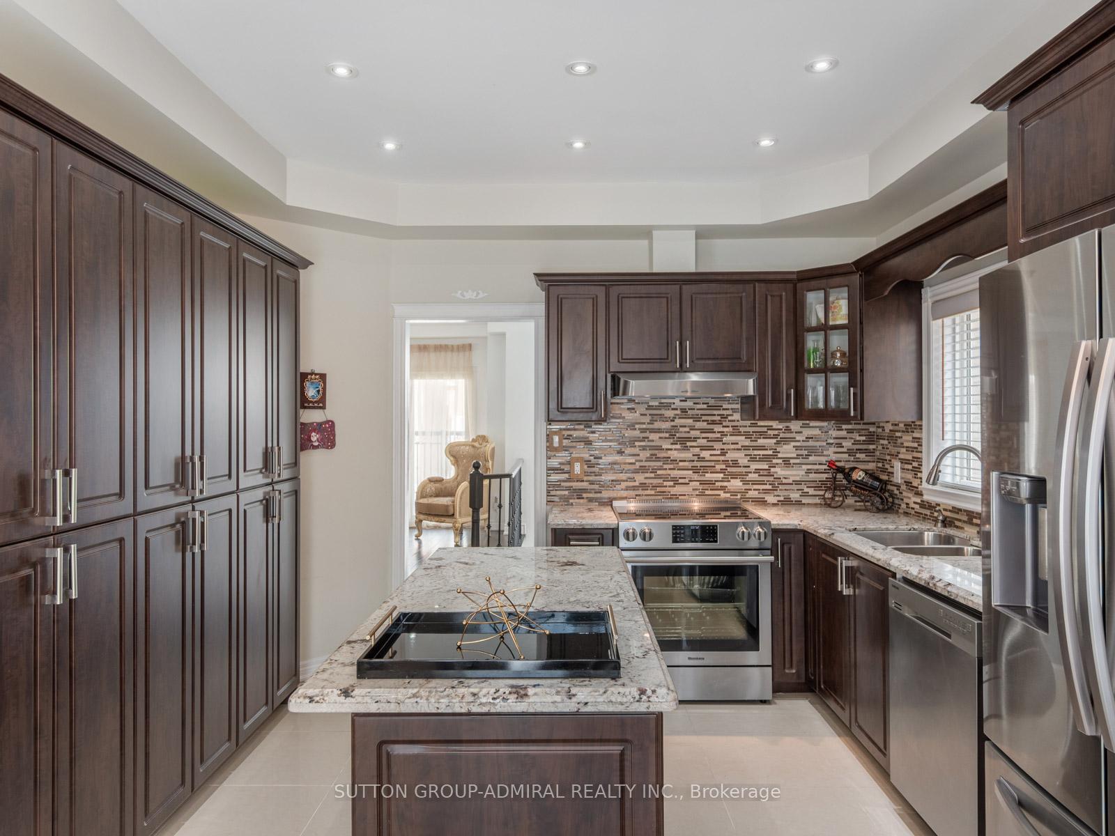 Photo 11 of 20 Pietro Drive, Vaughan, Vellore Village — HOMEH