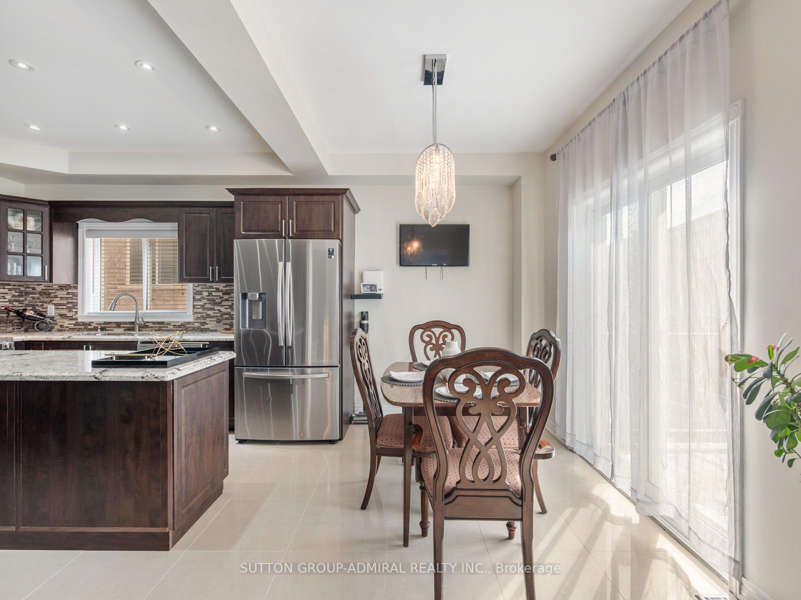 Photo 12 of 20 Pietro Drive, Vaughan, Vellore Village — HOMEH