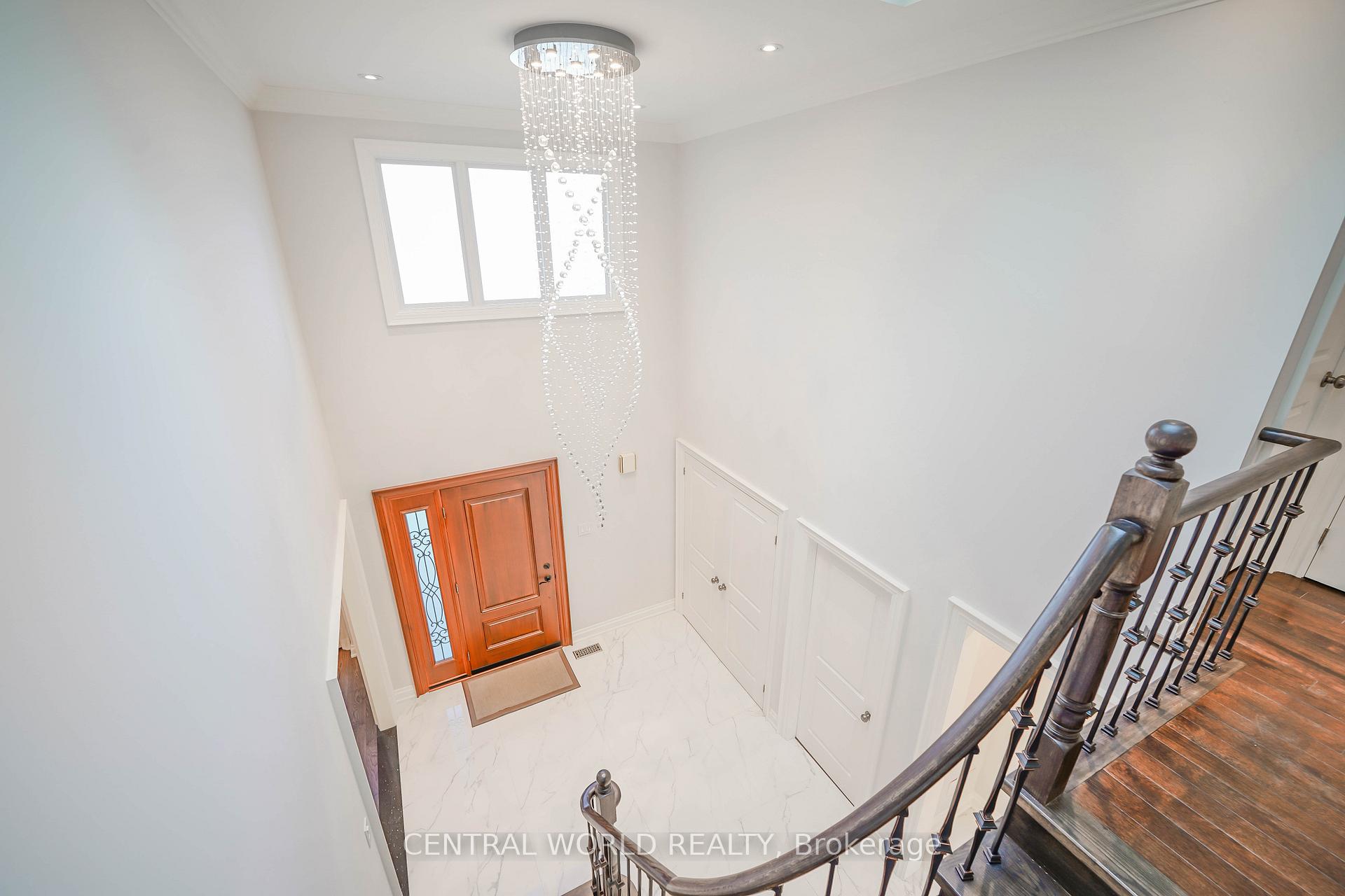 Photo 5 of 28 Teddington Avenue, Markham, Milliken Mills East — HOMEH