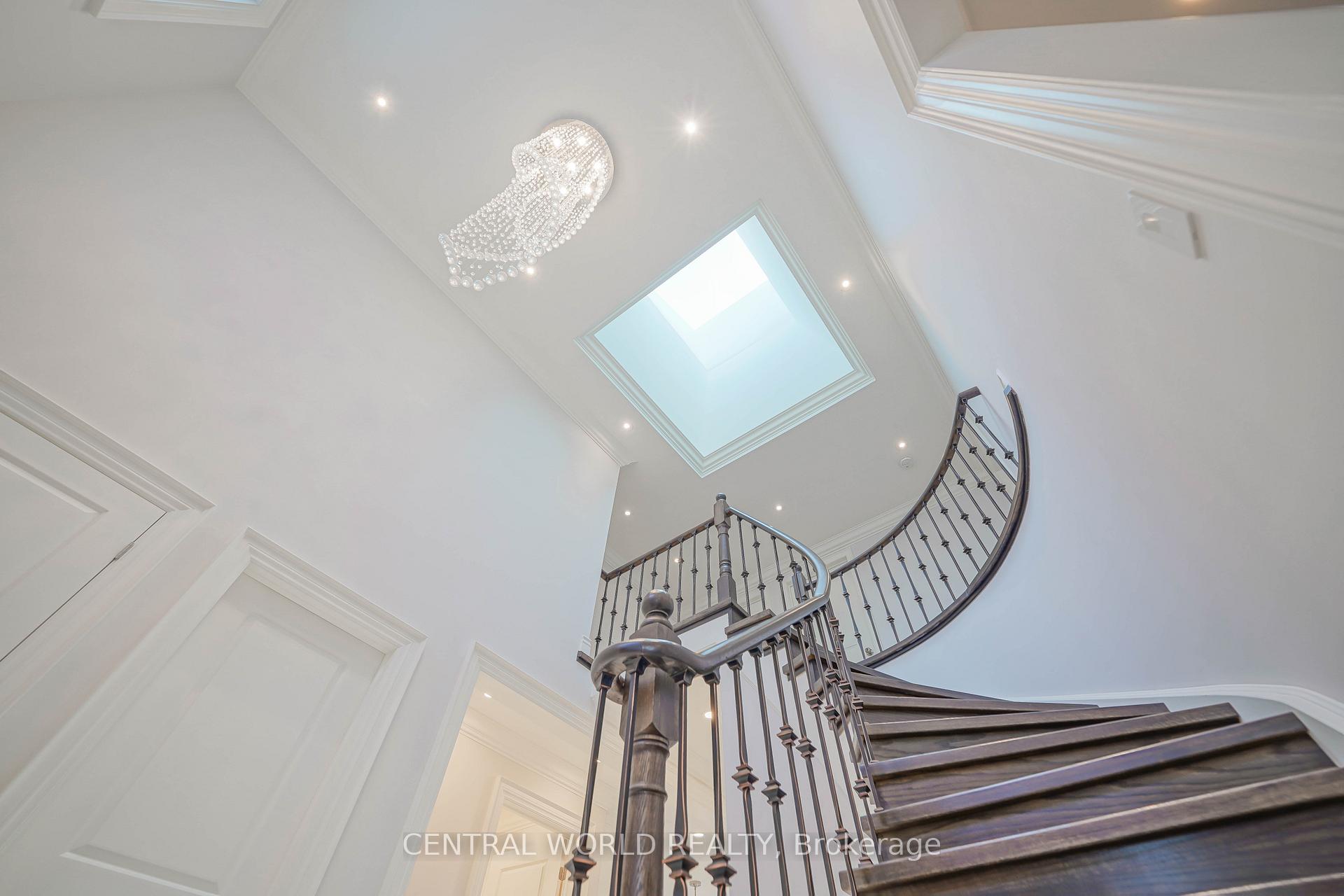 Photo 2 of 28 Teddington Avenue, Markham, Milliken Mills East — HOMEH