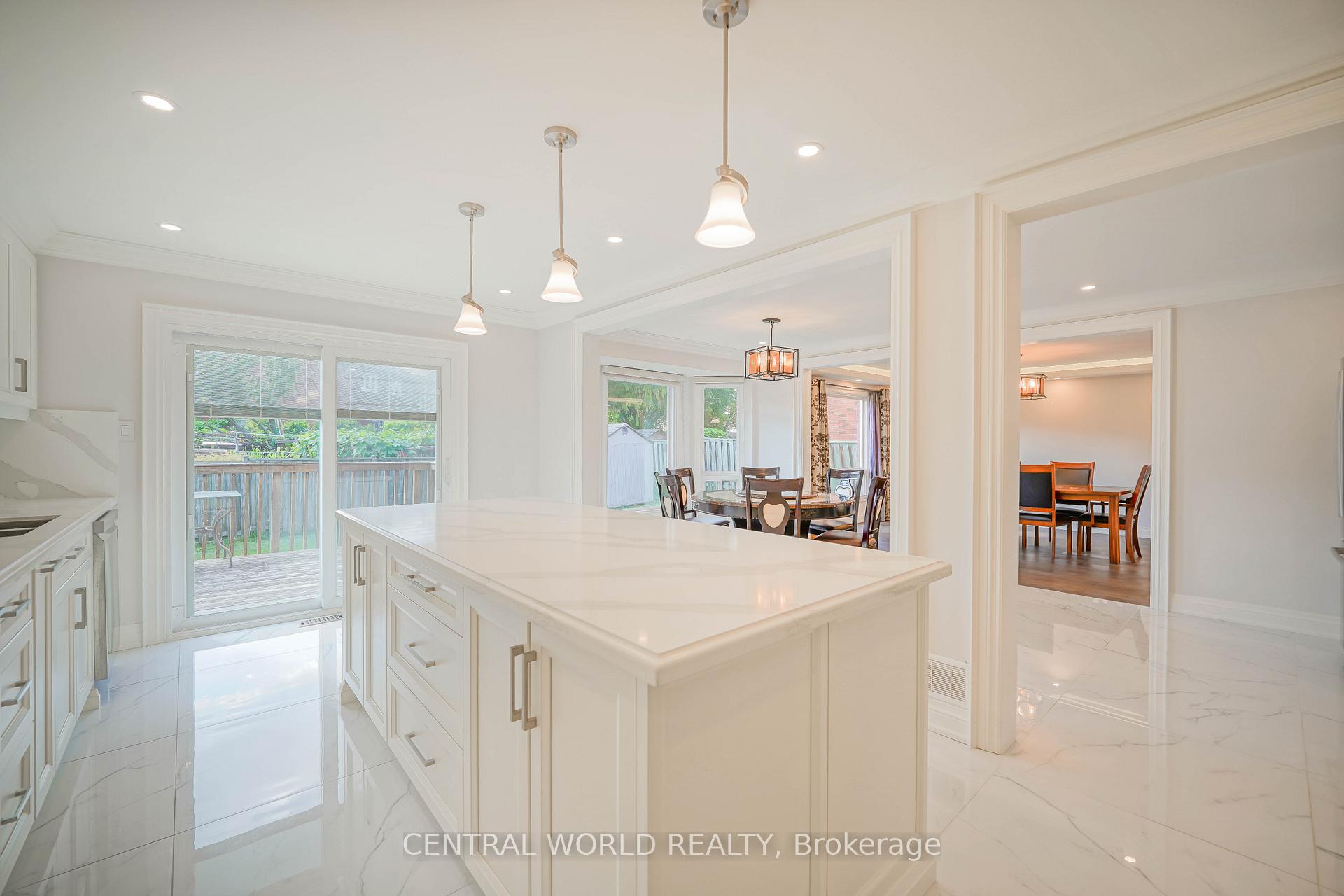 Photo 8 of 28 Teddington Avenue, Markham, Milliken Mills East — HOMEH