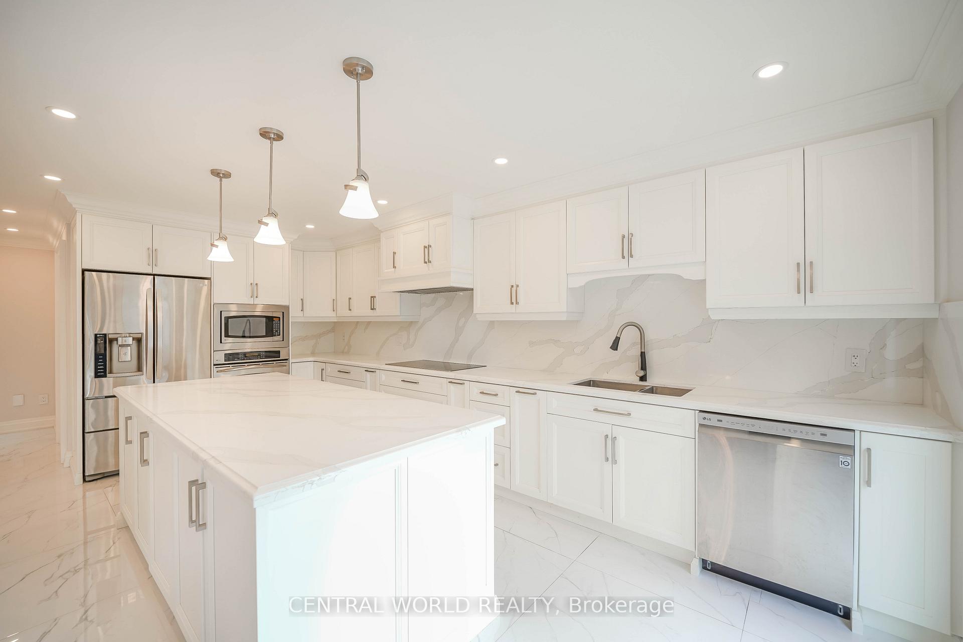 Photo 3 of 28 Teddington Avenue, Markham, Milliken Mills East — HOMEH