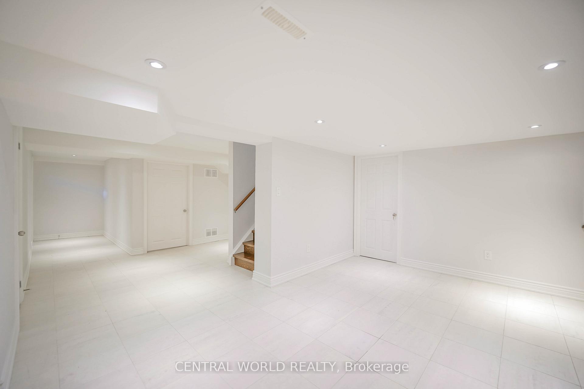 Photo 24 of 28 Teddington Avenue, Markham, Milliken Mills East — HOMEH