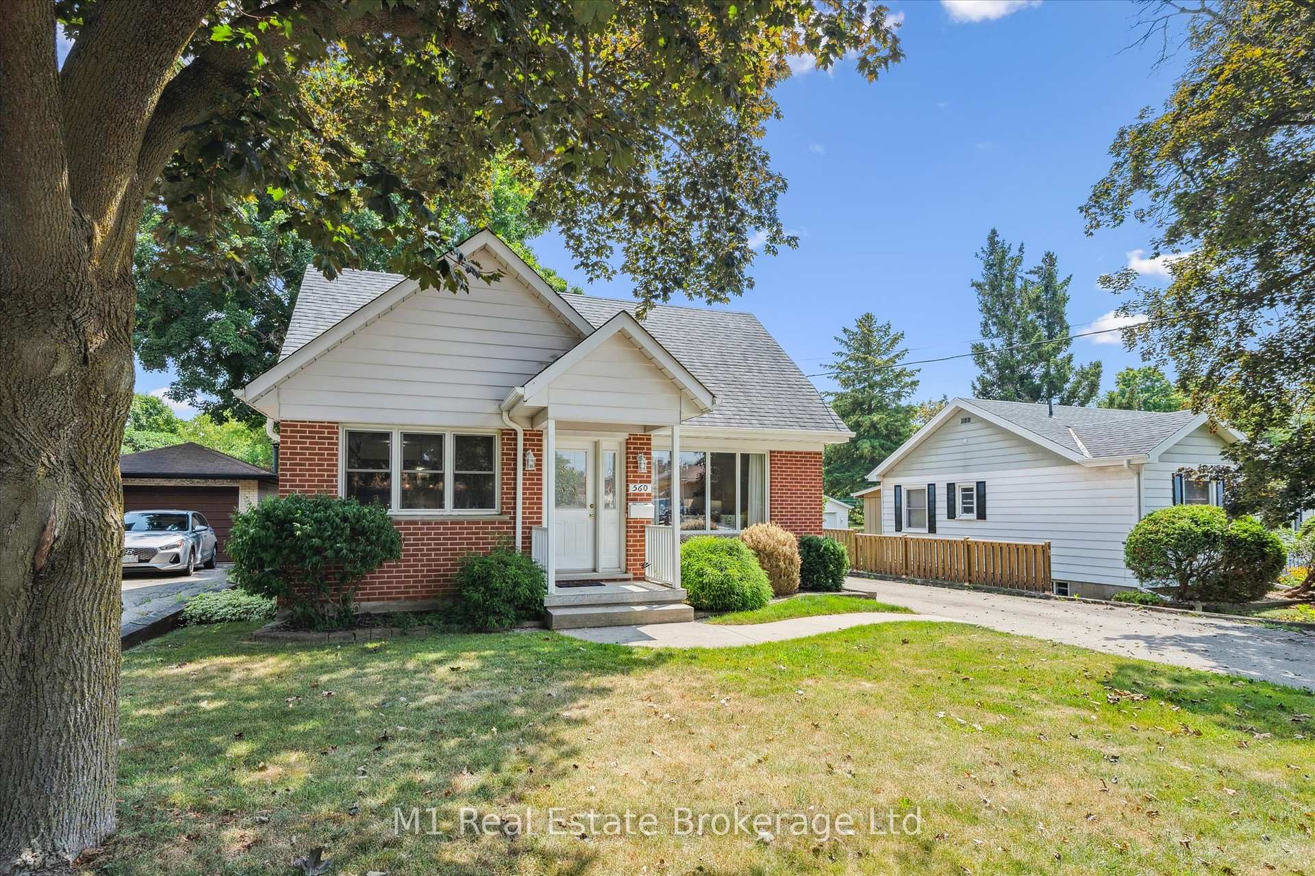 Photo 3 of 560 Paisley Road, Guelph, Junction/Onward Willow — HOMEH