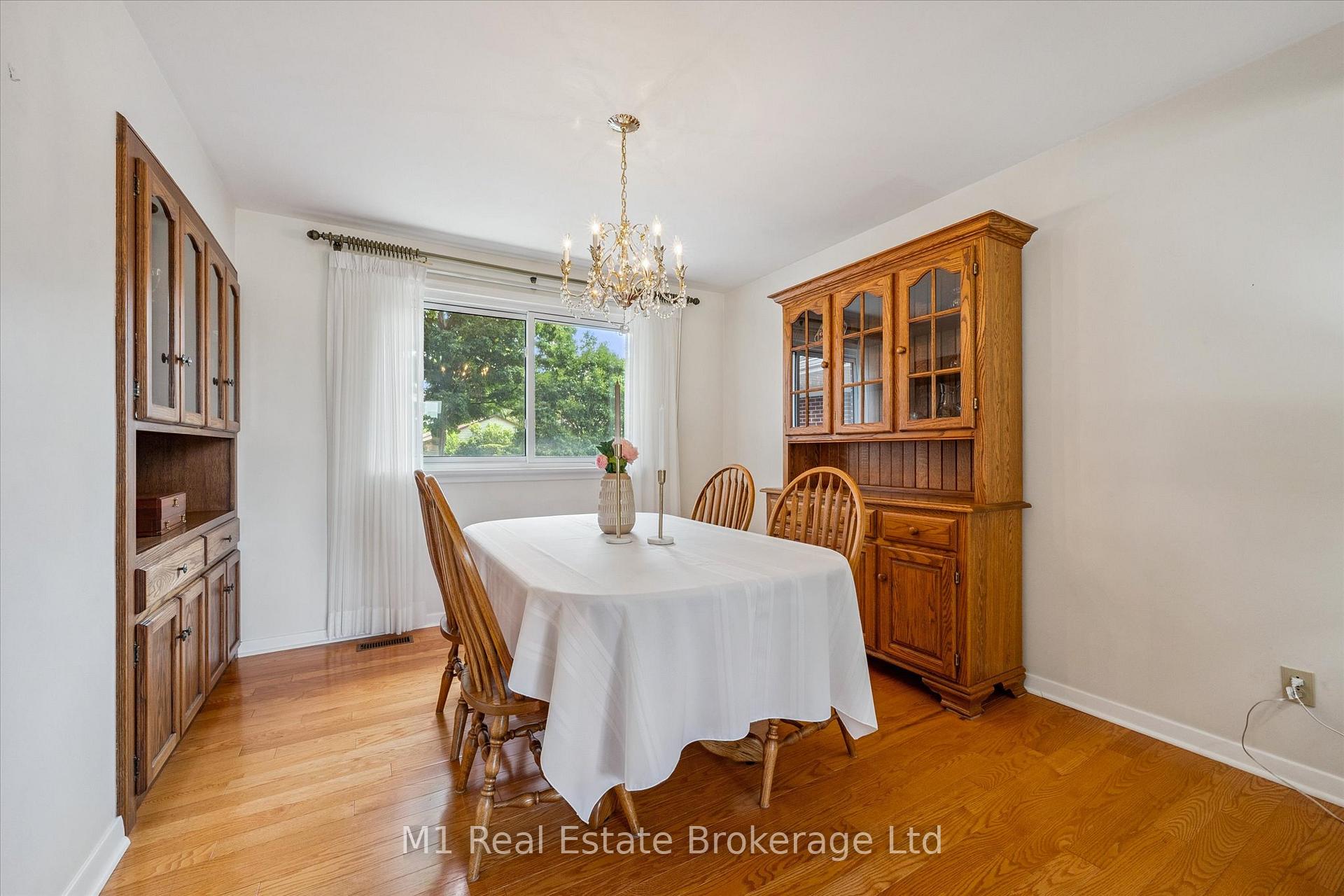Photo 14 of 560 Paisley Road, Guelph, Junction/Onward Willow — HOMEH