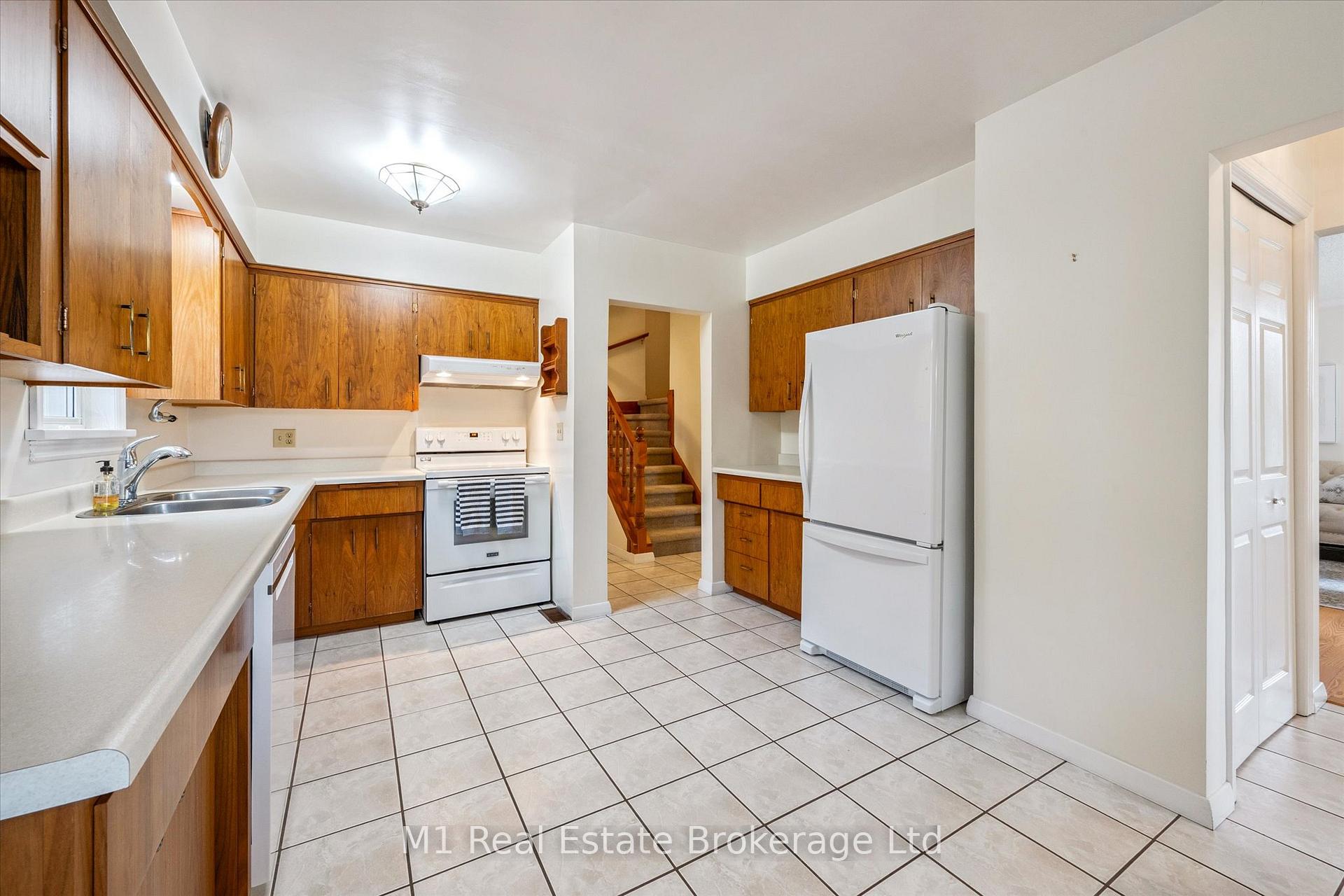 Photo 17 of 560 Paisley Road, Guelph, Junction/Onward Willow — HOMEH