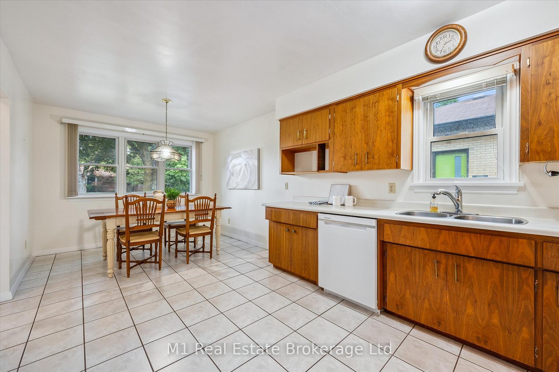 Photo 22 of 560 Paisley Road, Guelph, Junction/Onward Willow — HOMEH
