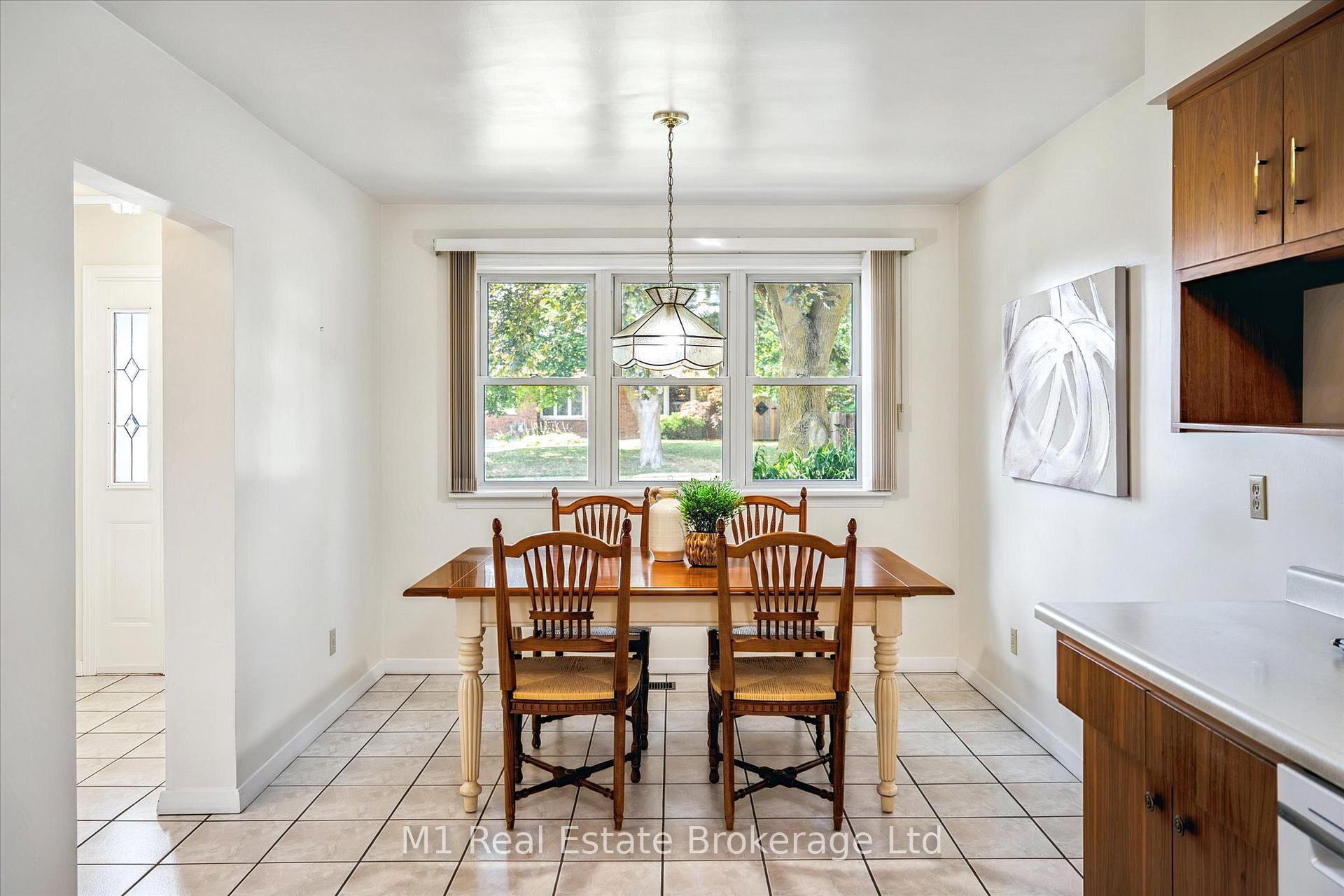 Photo 23 of 560 Paisley Road, Guelph, Junction/Onward Willow — HOMEH