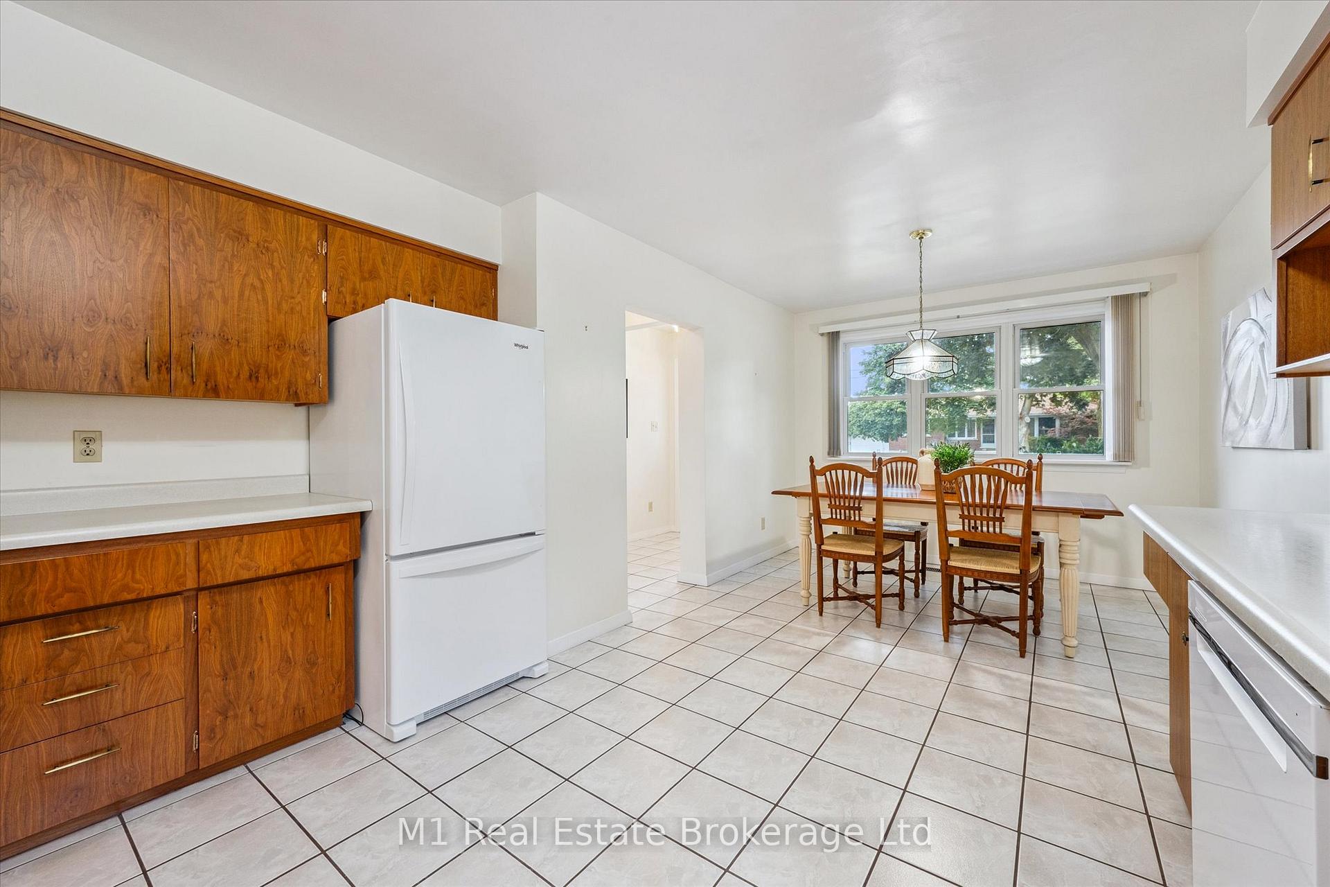 Photo 24 of 560 Paisley Road, Guelph, Junction/Onward Willow — HOMEH