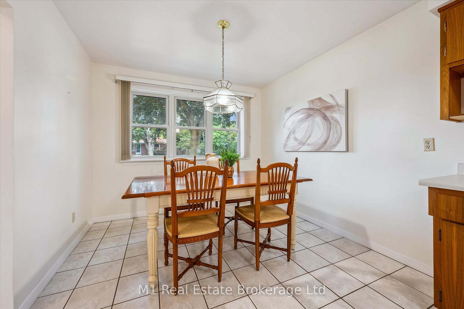Photo 25 of 560 Paisley Road, Guelph, Junction/Onward Willow — HOMEH