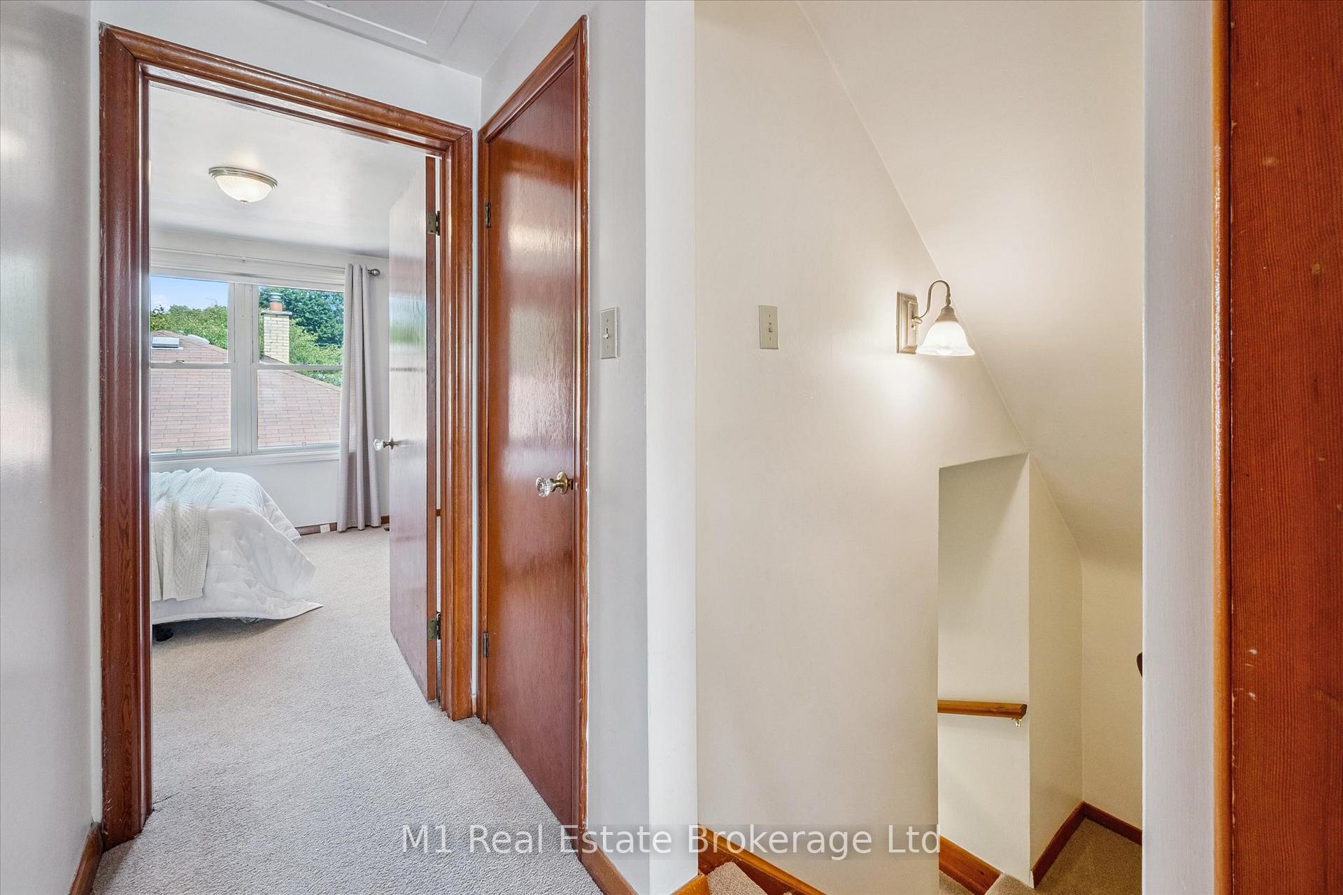 Photo 32 of 560 Paisley Road, Guelph, Junction/Onward Willow — HOMEH