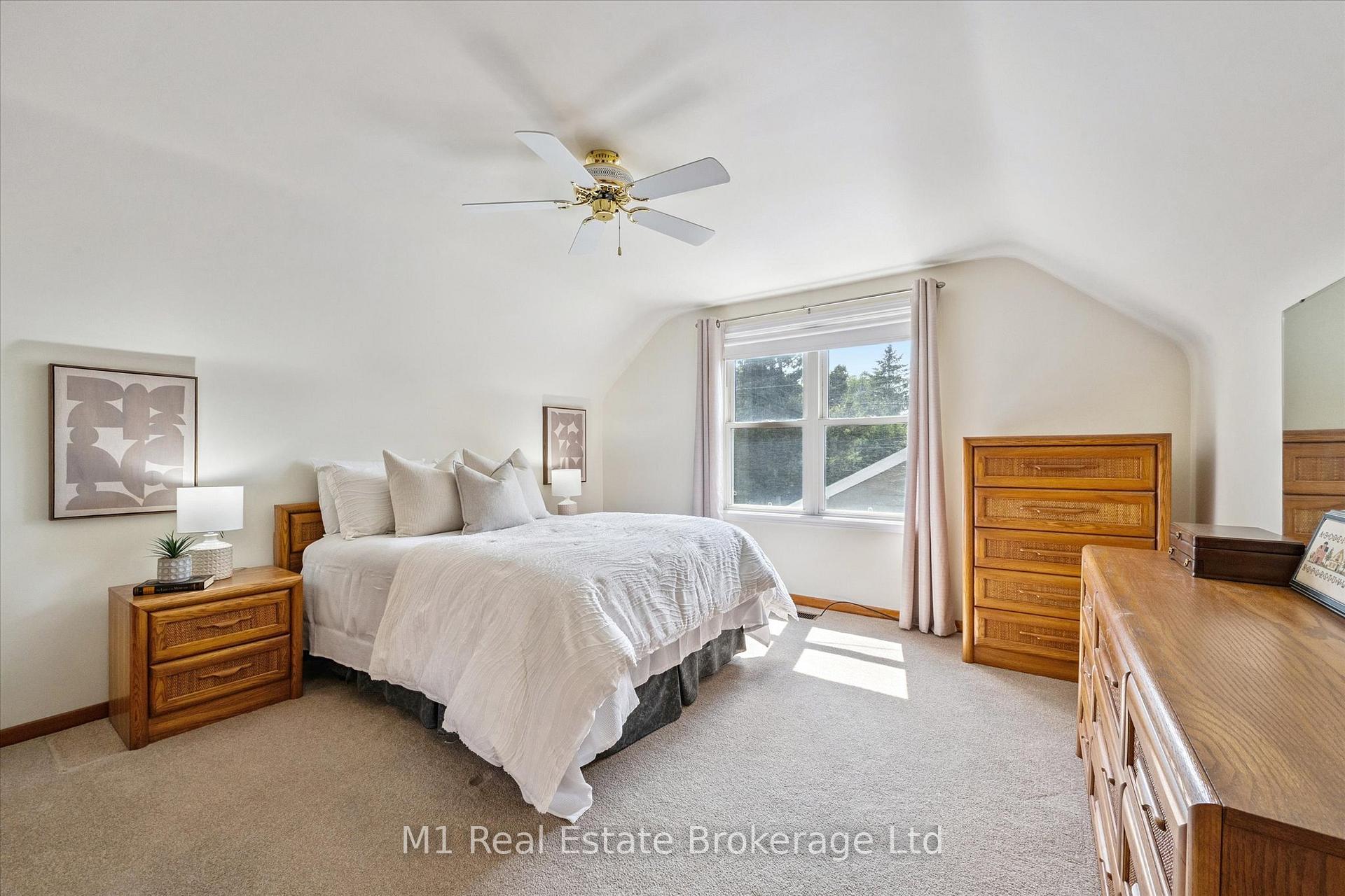 Photo 33 of 560 Paisley Road, Guelph, Junction/Onward Willow — HOMEH